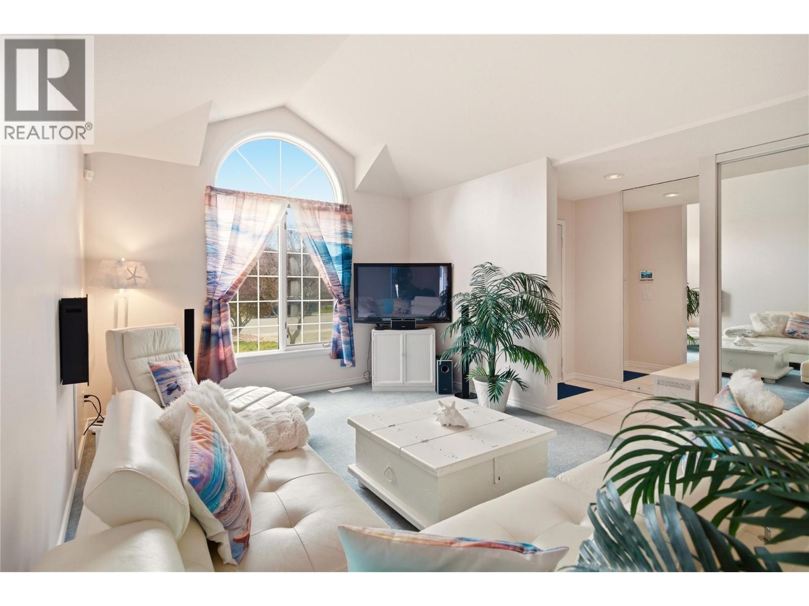 756 Springrose Way, Kelowna, British Columbia  V1W 3M2 - Photo 4 - 10379810