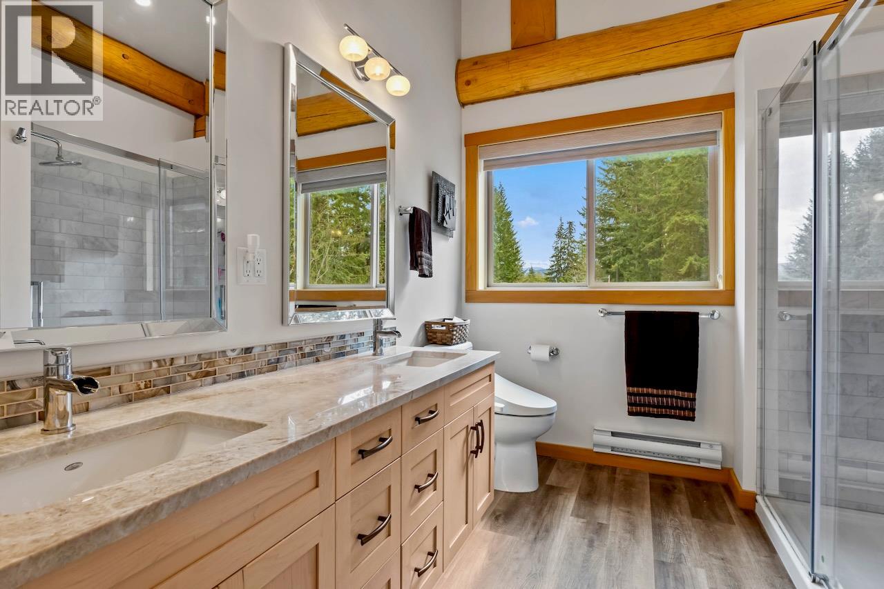 2589 Airstrip Road, Anglemont, British Columbia  V0E 1M8 - Photo 22 - 10379619