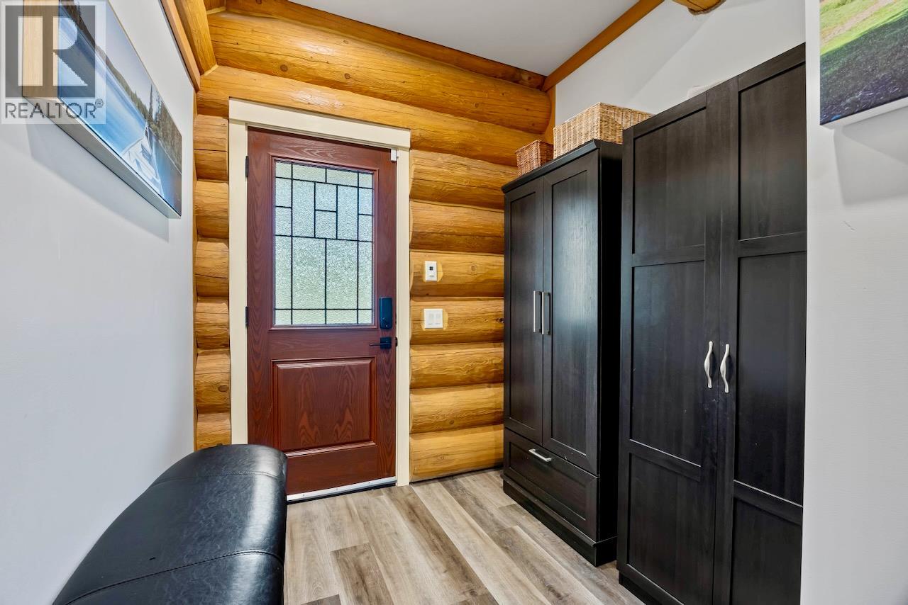 2589 Airstrip Road, Anglemont, British Columbia  V0E 1M8 - Photo 28 - 10379619