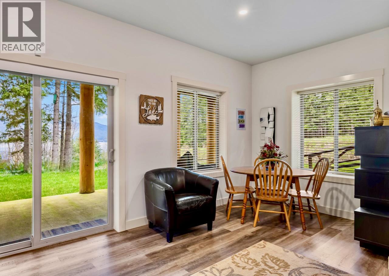 2589 Airstrip Road, Anglemont, British Columbia  V0E 1M8 - Photo 35 - 10379619