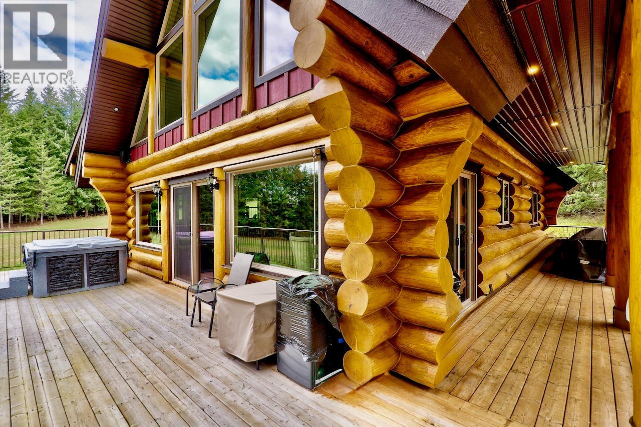 2589 Airstrip Road, Anglemont, British Columbia  V0E 1M8 - Photo 38 - 10379619