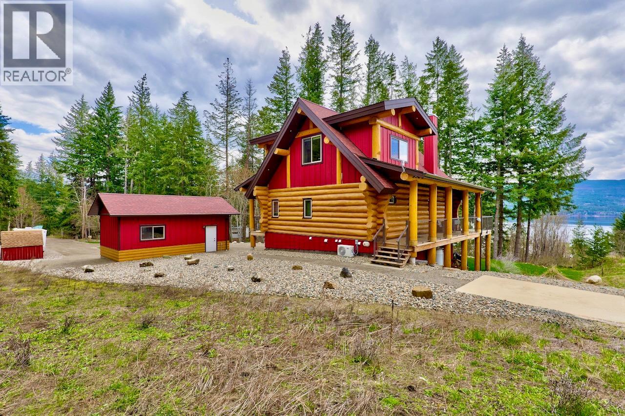 2589 Airstrip Road, Anglemont, British Columbia  V0E 1M8 - Photo 41 - 10379619