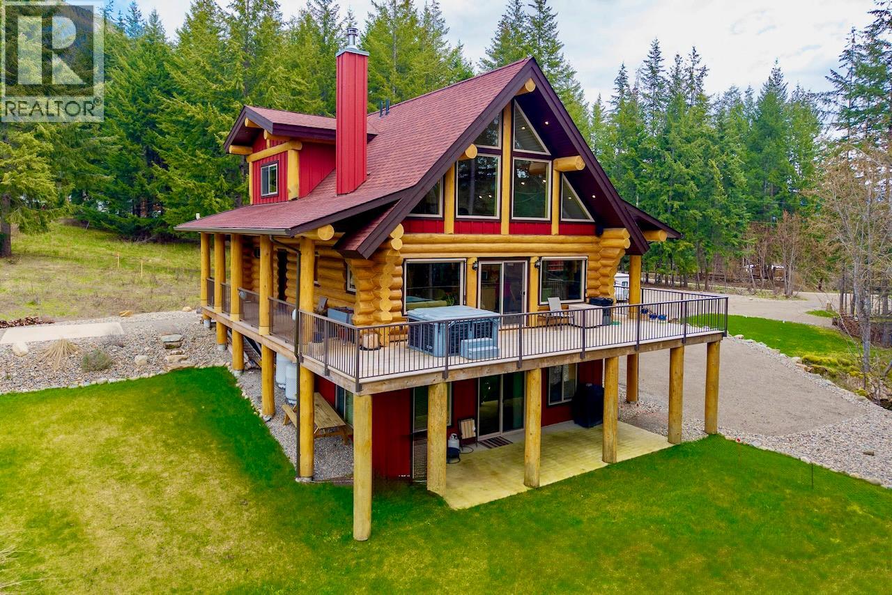 2589 Airstrip Road, Anglemont, British Columbia  V0E 1M8 - Photo 45 - 10379619