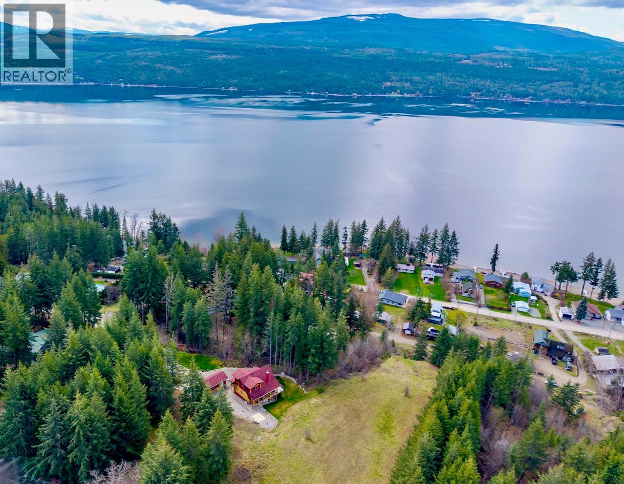 2589 Airstrip Road, Anglemont, British Columbia  V0E 1M8 - Photo 47 - 10379619