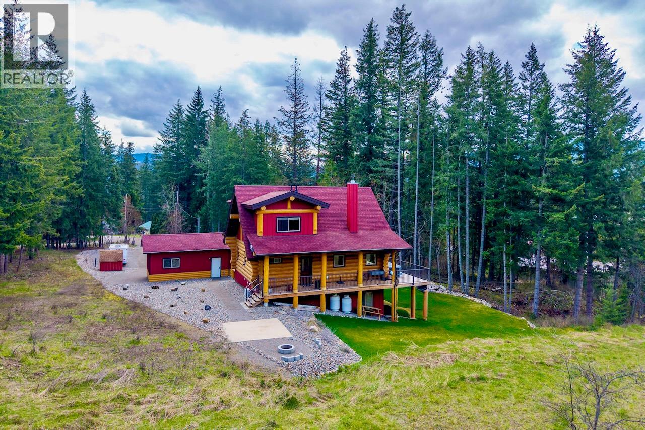 2589 Airstrip Road, Anglemont, British Columbia  V0E 1M8 - Photo 49 - 10379619