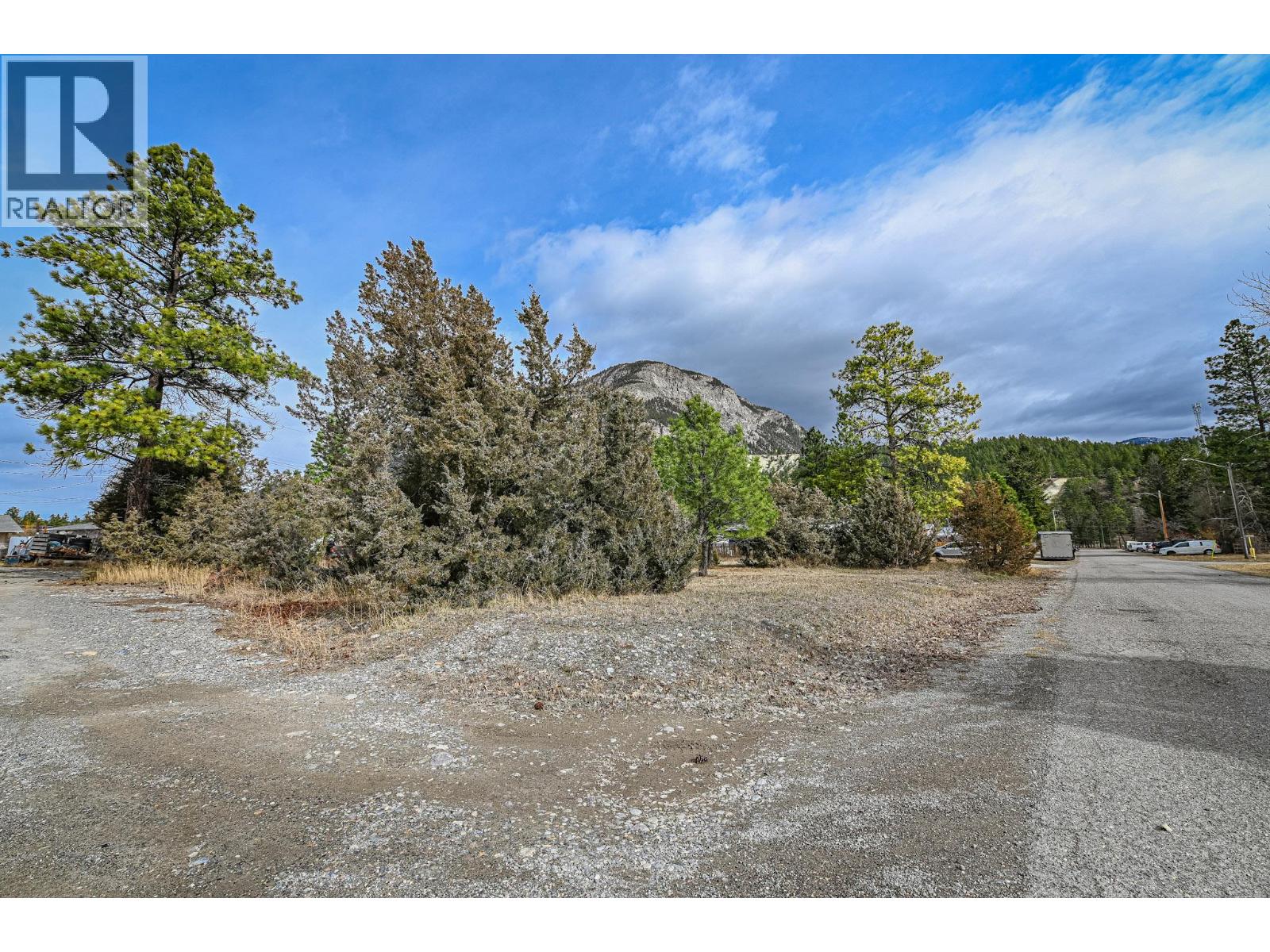 4963 Spruce Avenue, canal flats, British Columbia