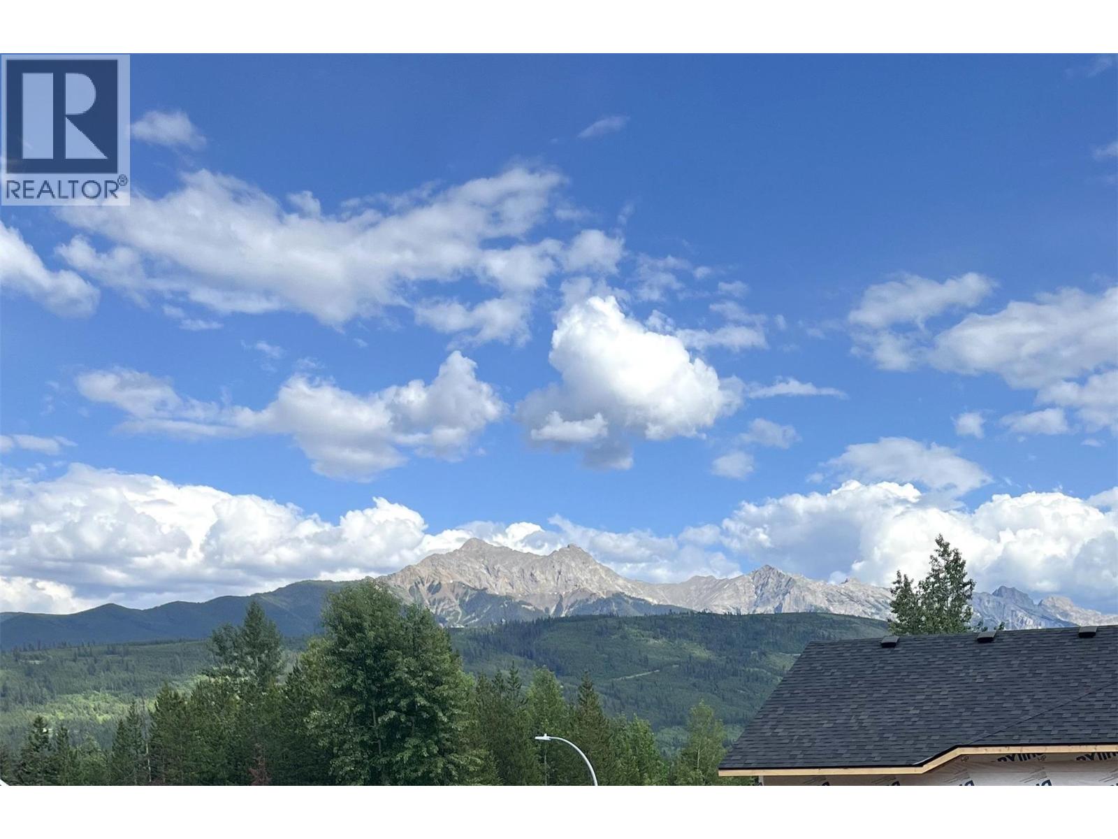 83 Deerborne Drive, Elkford, British Columbia  V0B 1H0 - Photo 3 - 10379903