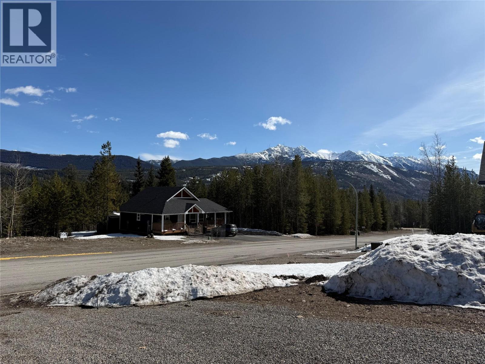 83 Deerborne Drive, Elkford, British Columbia  V0B 1H0 - Photo 4 - 10379903