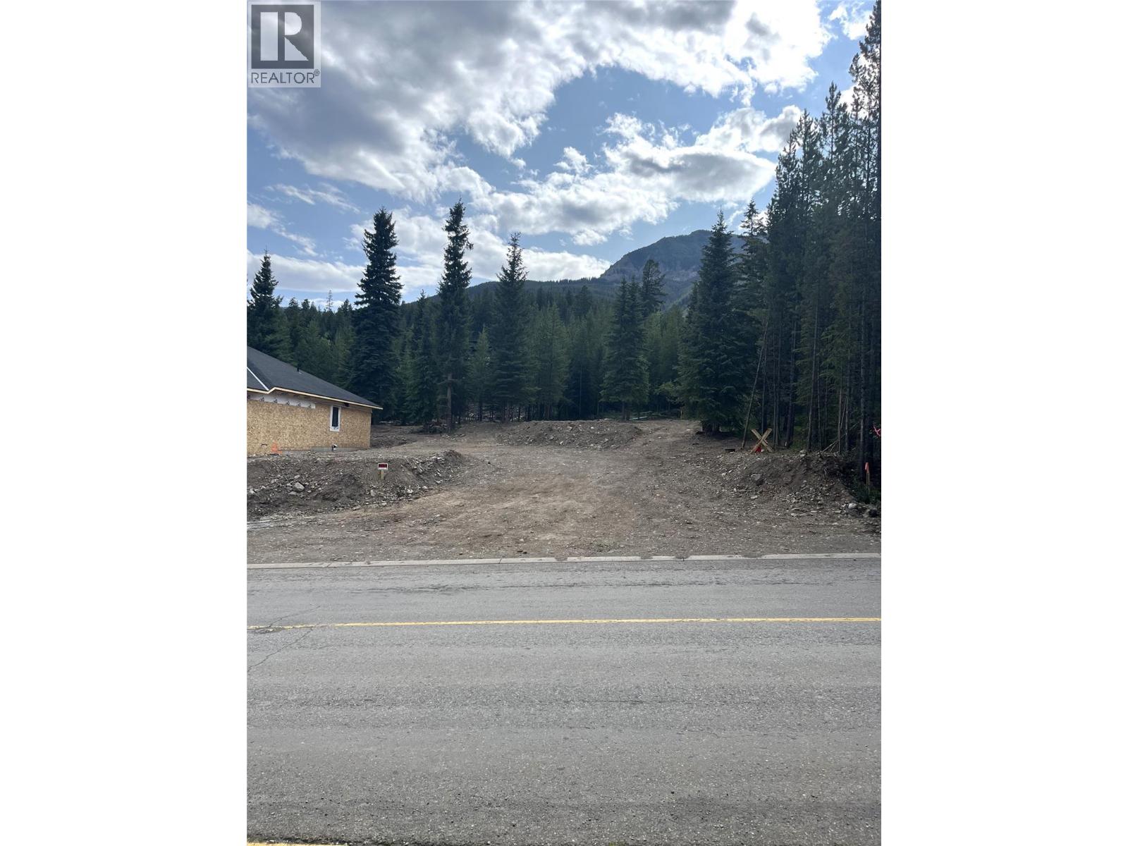 83 Deerborne Drive, Elkford, British Columbia  V0B 1H0 - Photo 7 - 10379903