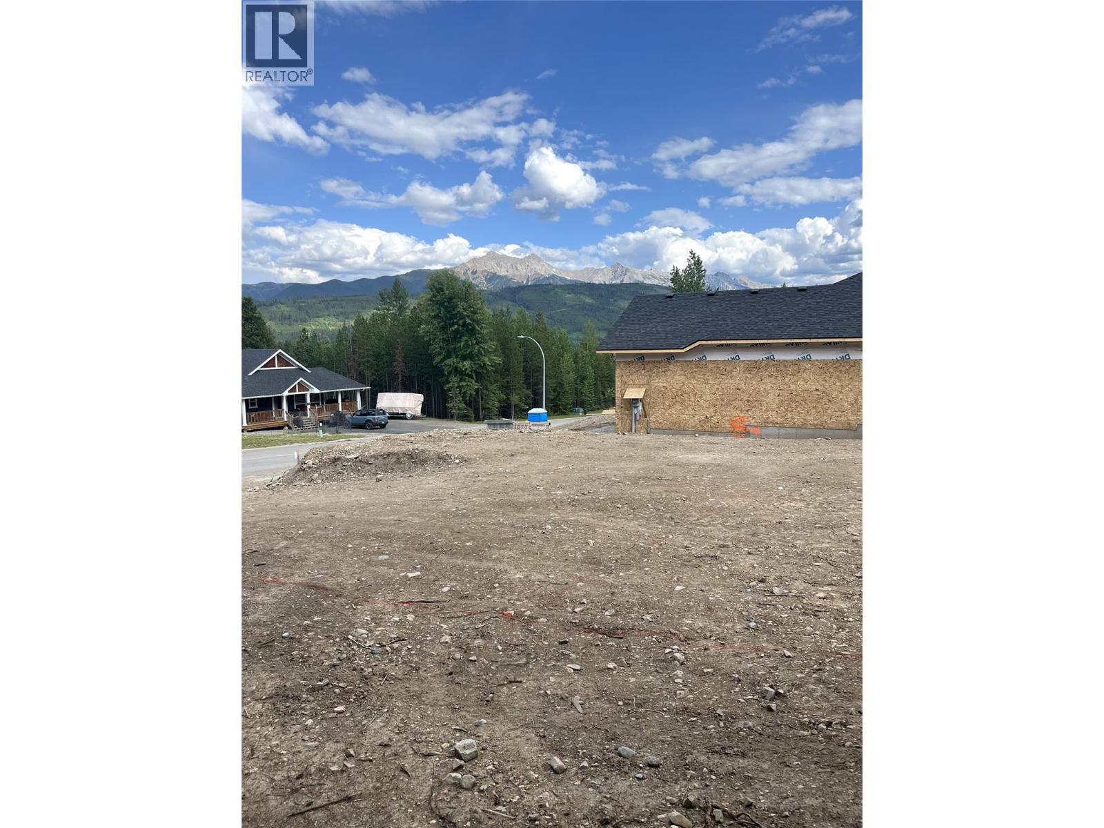 83 Deerborne Drive, Elkford, British Columbia  V0B 1H0 - Photo 9 - 10379903