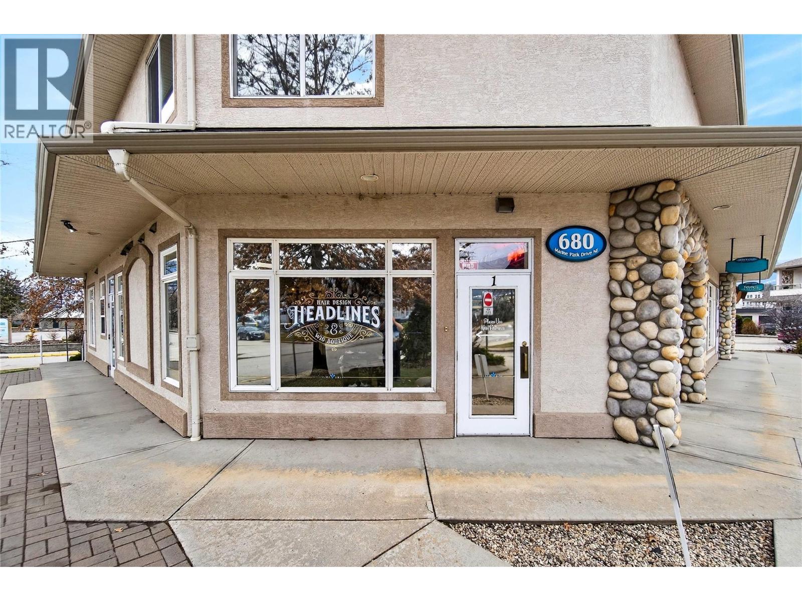 680 Marine Park Drive Unit# 1, Salmon Arm, British Columbia  V1E 3L4 - Photo 2 - 10378880