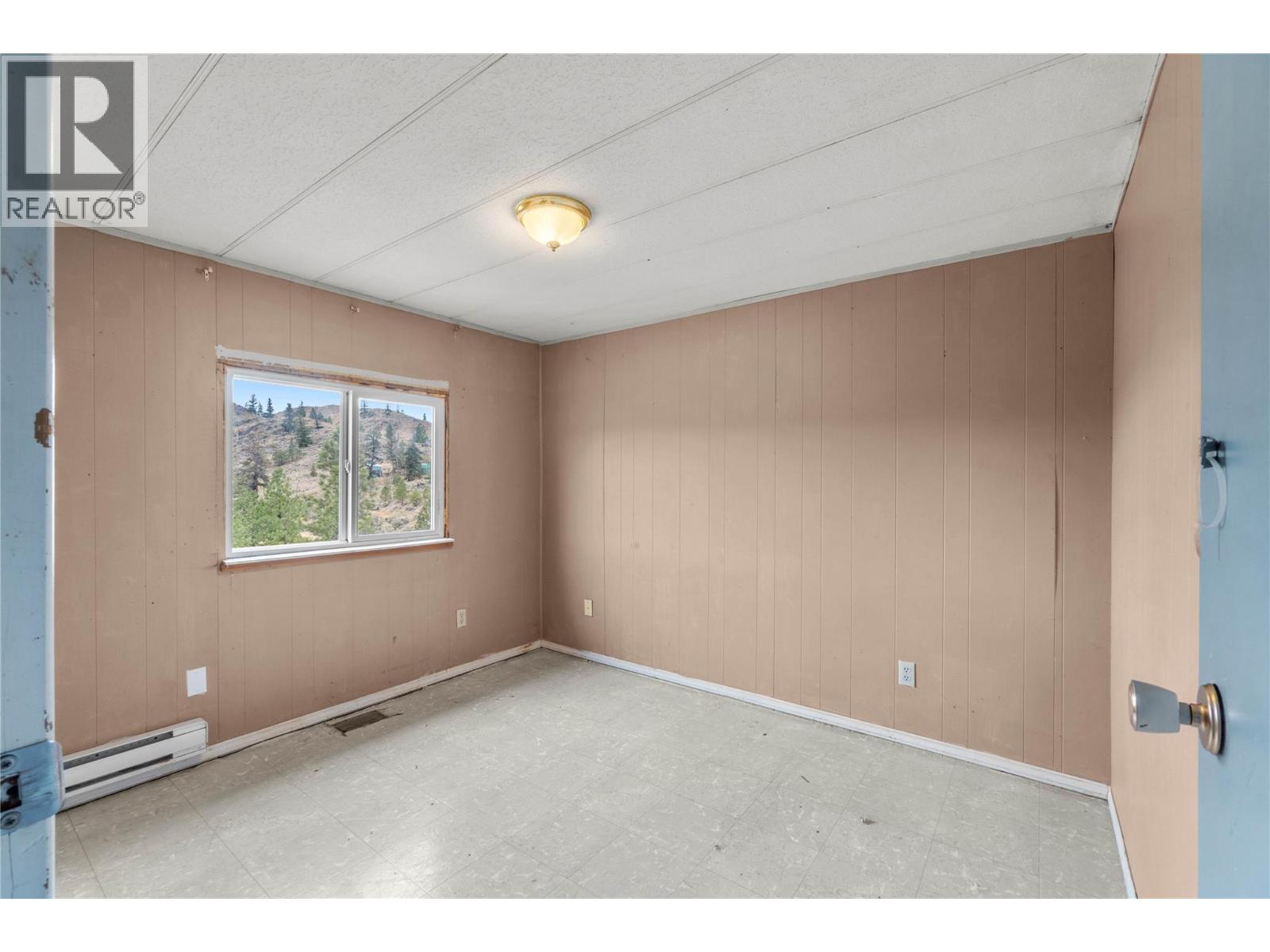 5165 Trans Canada Highway W, Kamloops, British Columbia  V1S 2A5 - Photo 4 - 10379895
