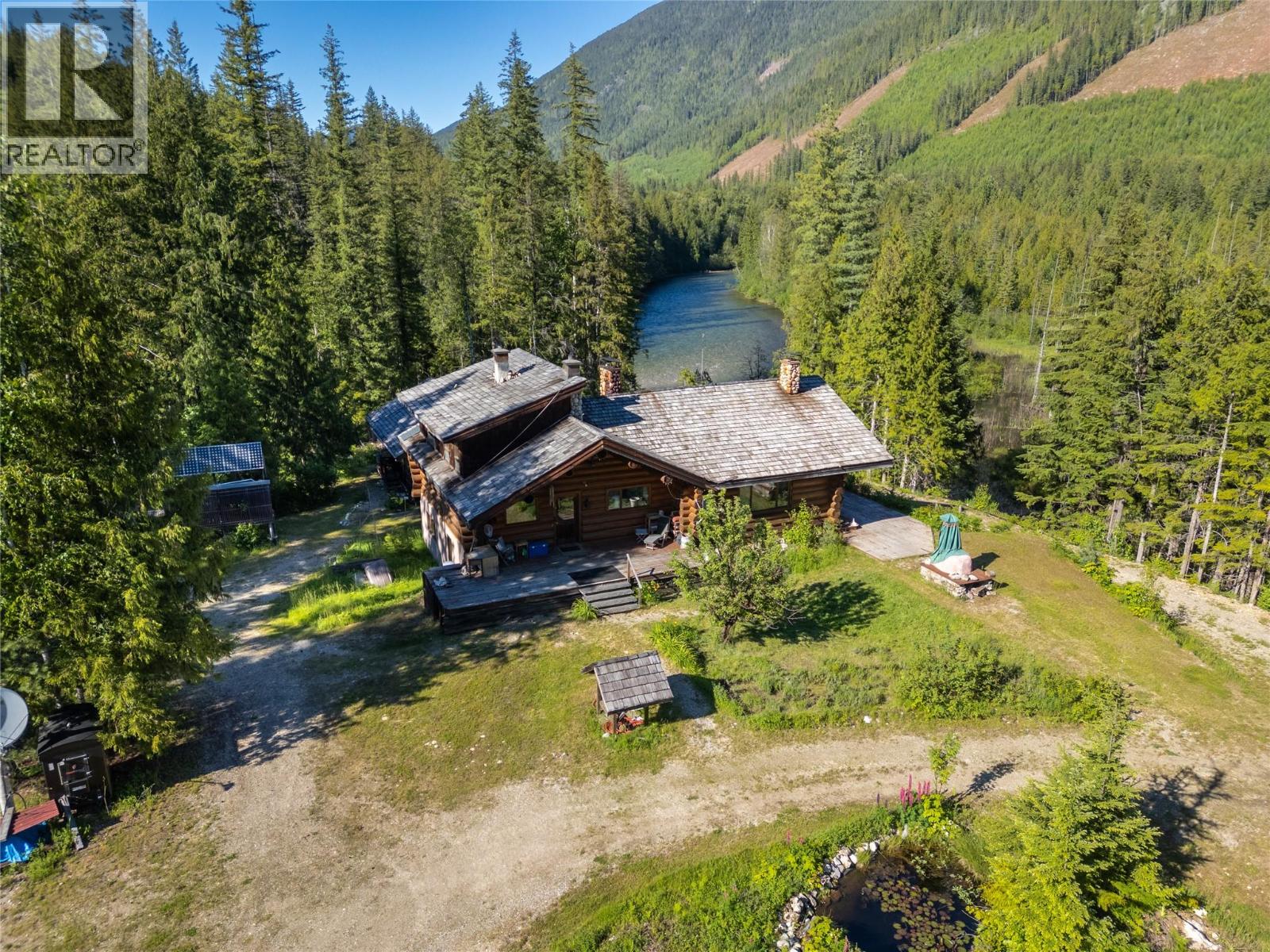 1415 Seymour River Road N, Seymour Arm, British Columbia  V0E 1M0 - Photo 1 - 10379634