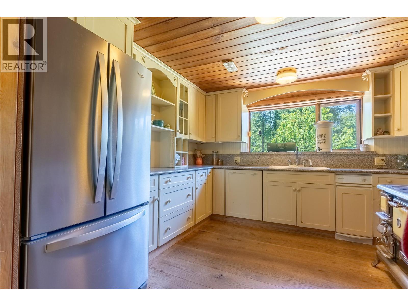 1415 Seymour River Road N, Seymour Arm, British Columbia  V0E 1M0 - Photo 6 - 10379634