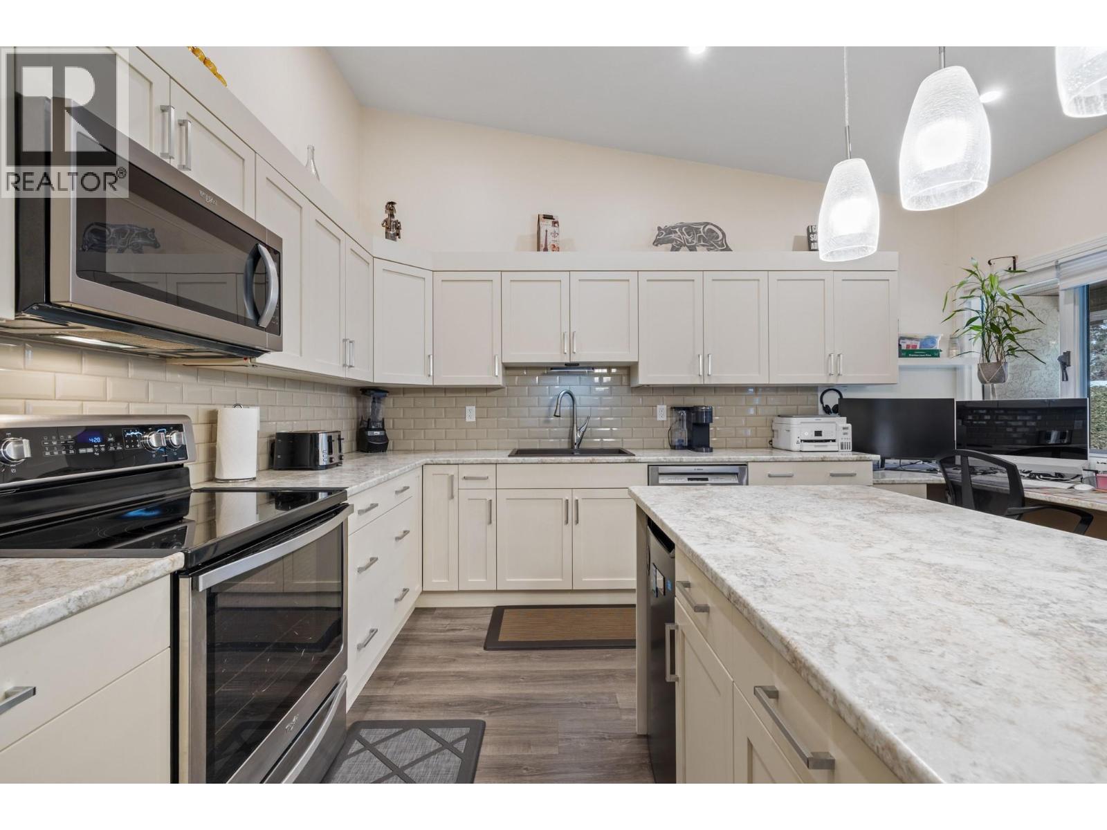 1873 Parkview Crescent Unit# 8, Kelowna, British Columbia  V1X 7G7 - Photo 3 - 10379744