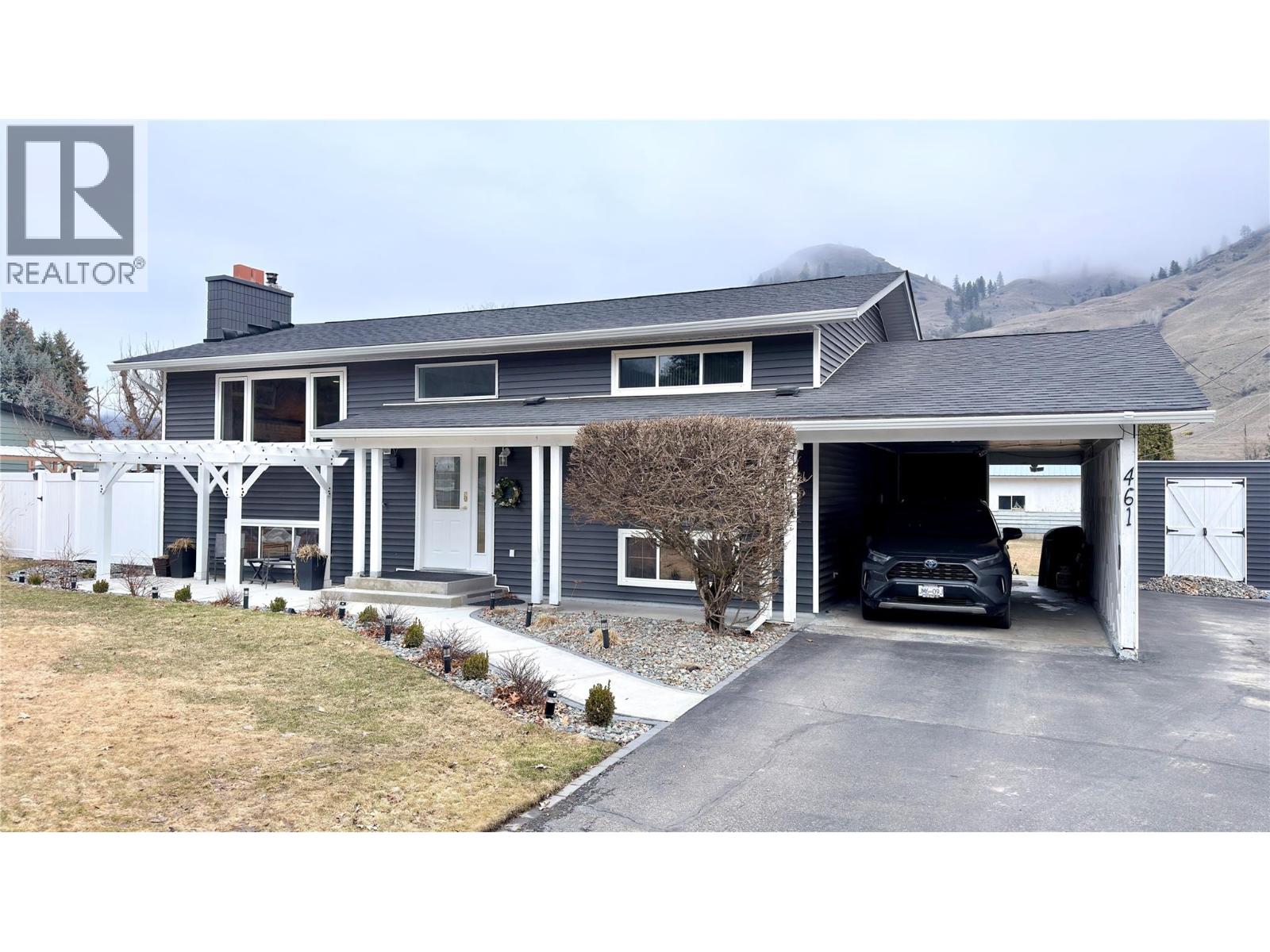 461 Eighth Avenue, Midway, British Columbia  V0H 1M0 - Photo 2 - 10379900
