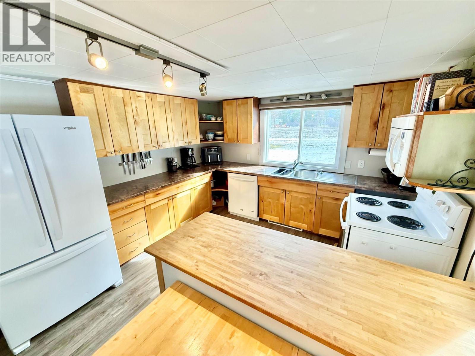 12451 Brown Creek Road, Grand Forks, British Columbia  V0H 1H8 - Photo 12 - 10379628