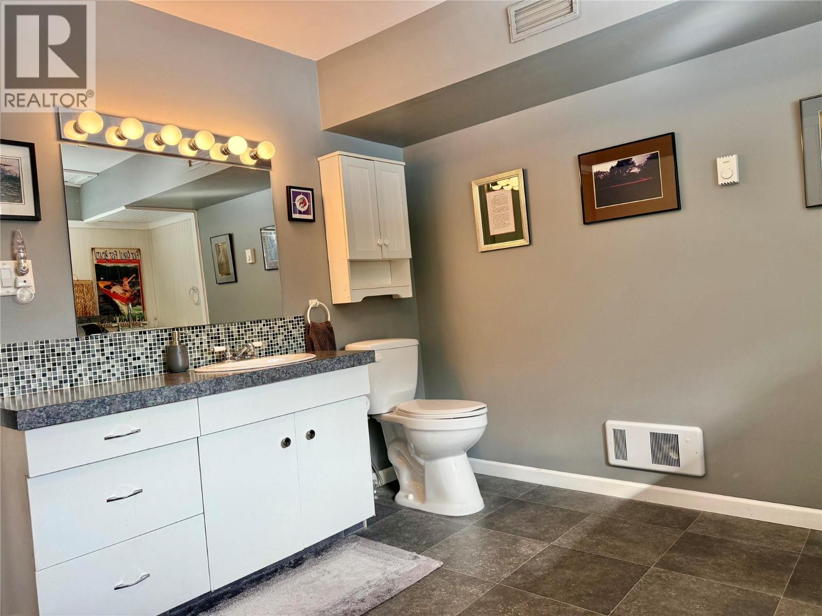 12451 Brown Creek Road, Grand Forks, British Columbia  V0H 1H8 - Photo 14 - 10379628