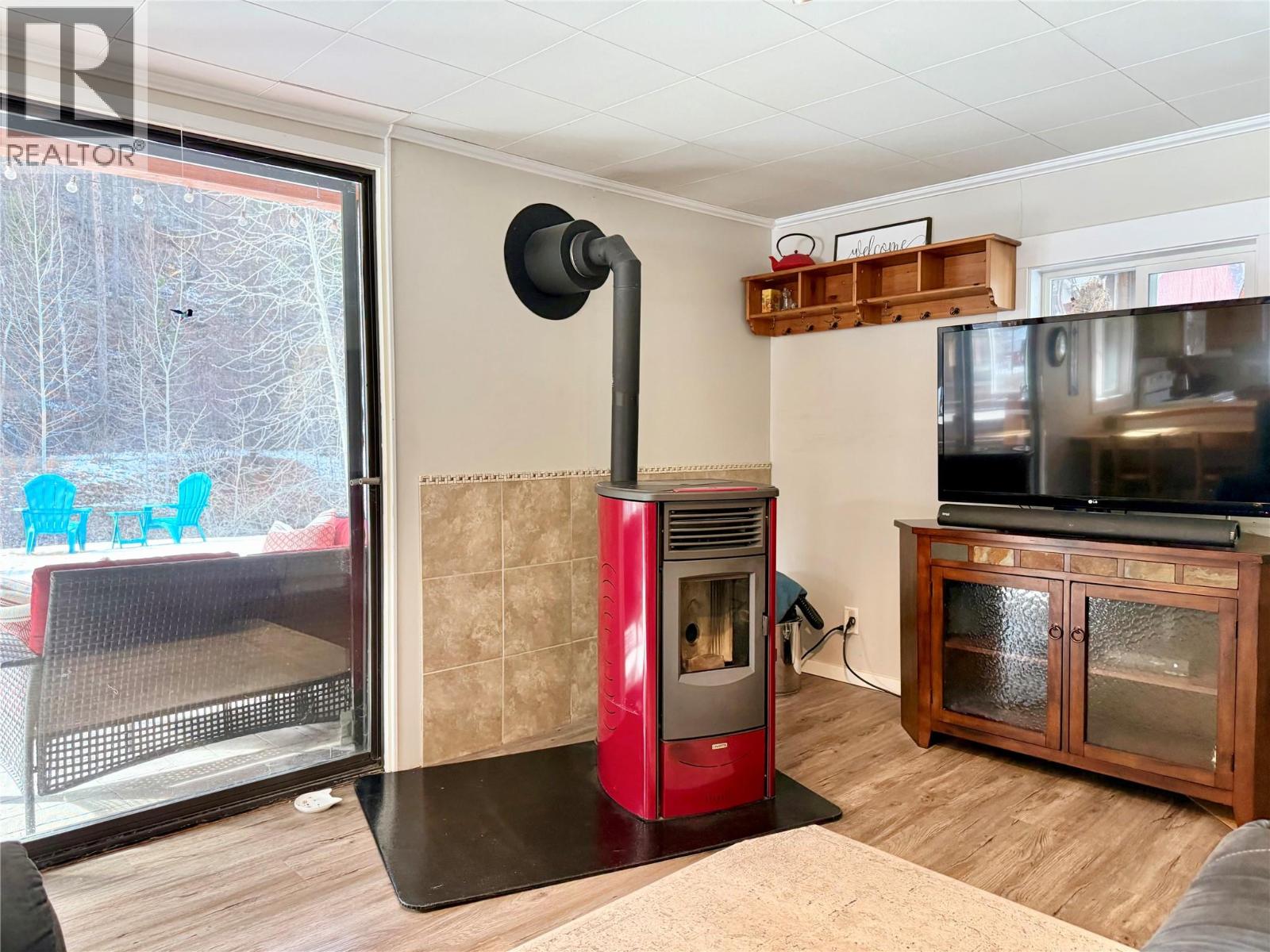 12451 Brown Creek Road, Grand Forks, British Columbia  V0H 1H8 - Photo 5 - 10379628