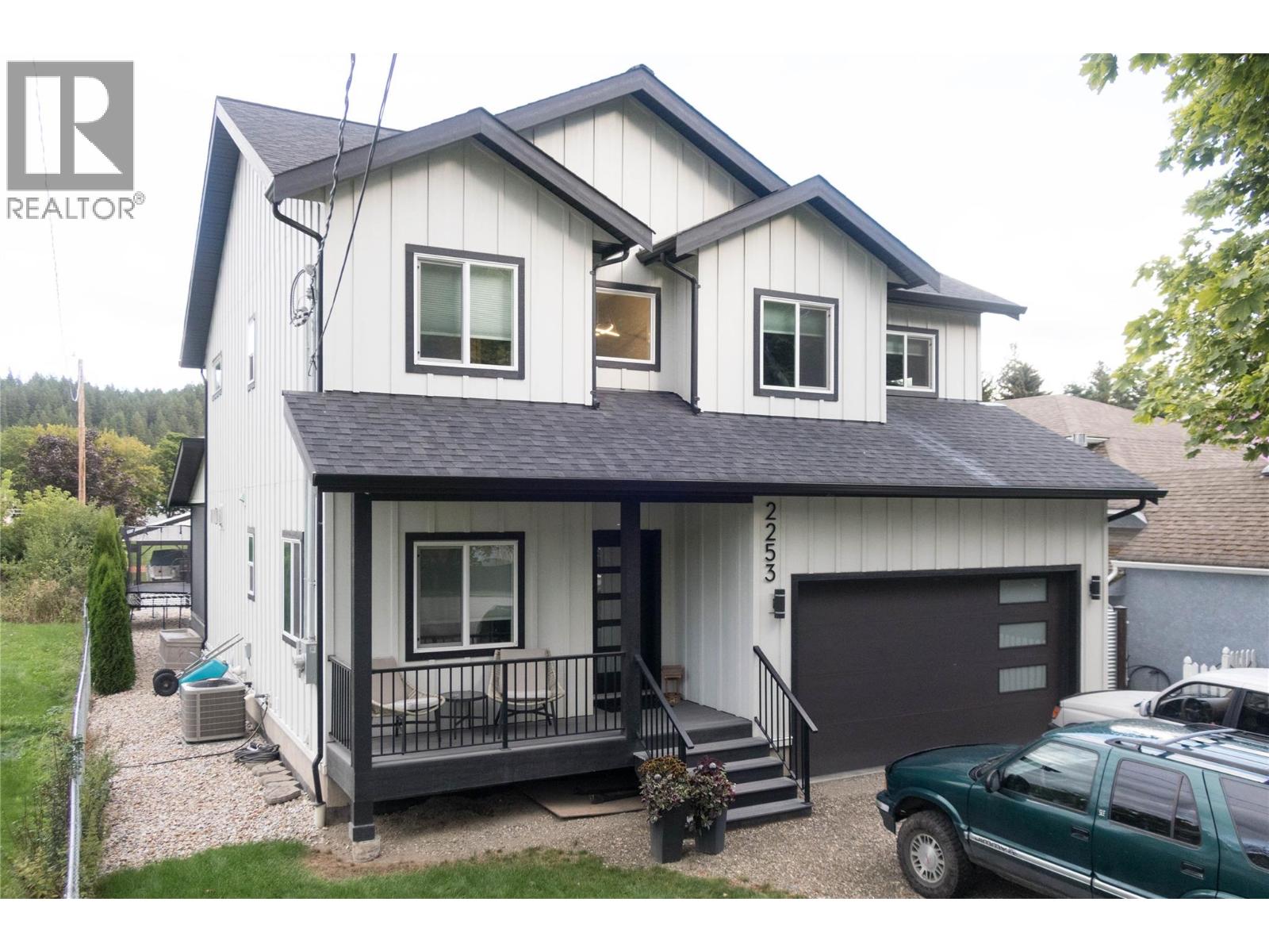 2253 Shuswap Avenue, Lumby, British Columbia  V0E 2G0 - Photo 2 - 10379801