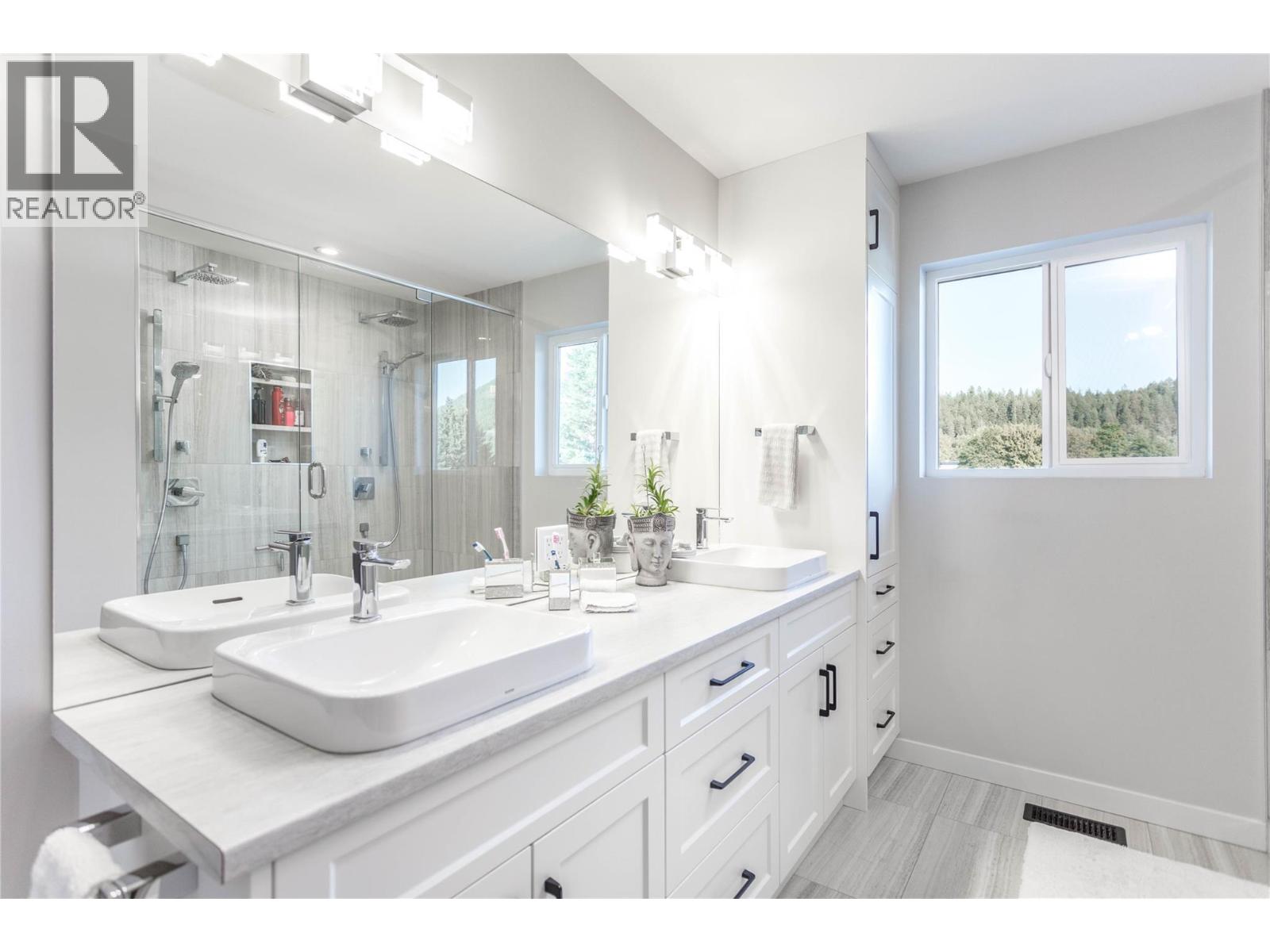 2253 Shuswap Avenue, Lumby, British Columbia  V0E 2G0 - Photo 33 - 10379801