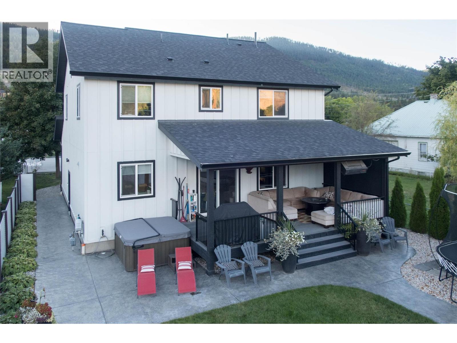 2253 Shuswap Avenue, Lumby, British Columbia  V0E 2G0 - Photo 40 - 10379801