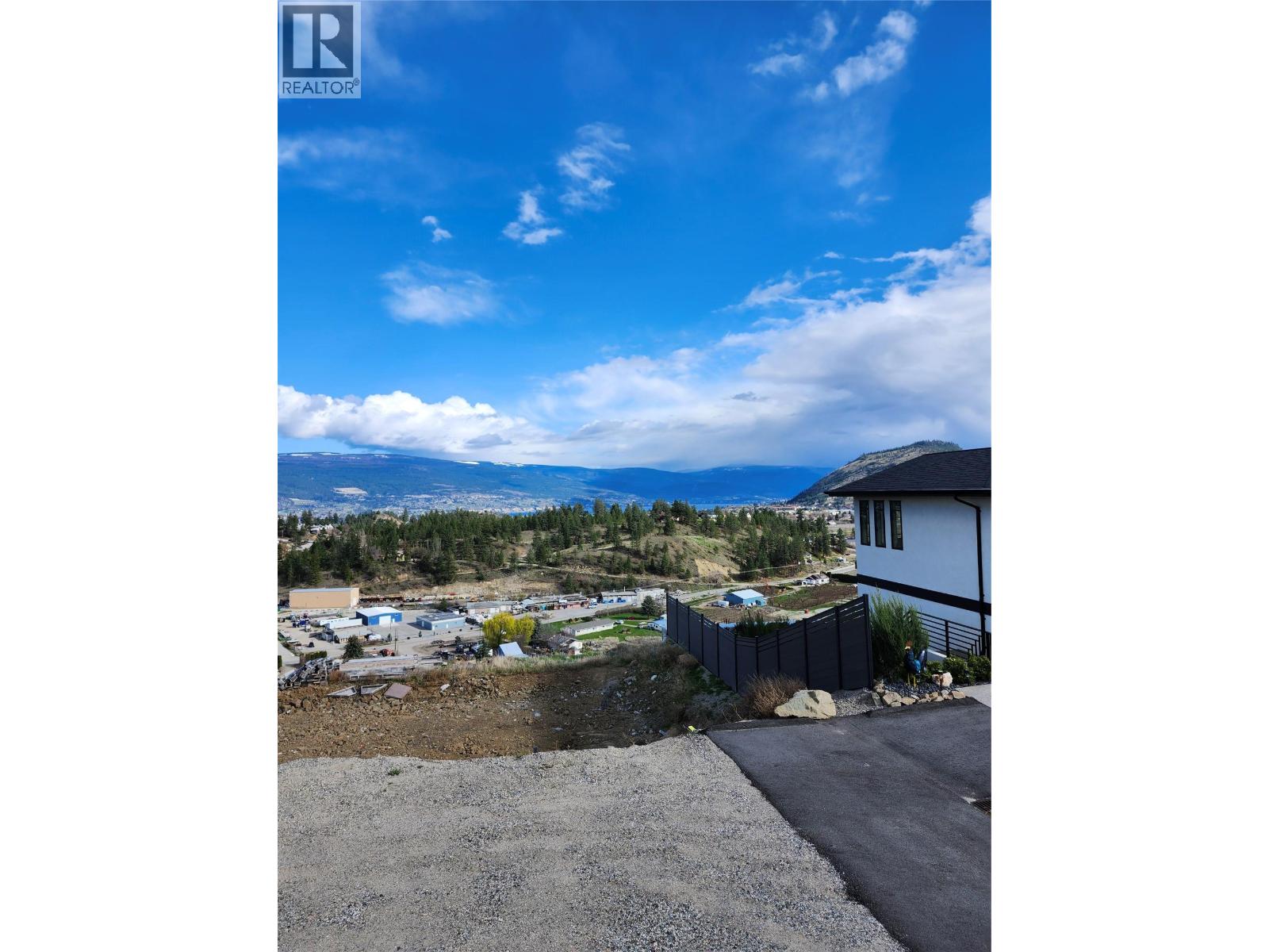17523 Sanborn Street, Summerland, British Columbia  V0H 1Z3 - Photo 4 - 10379786