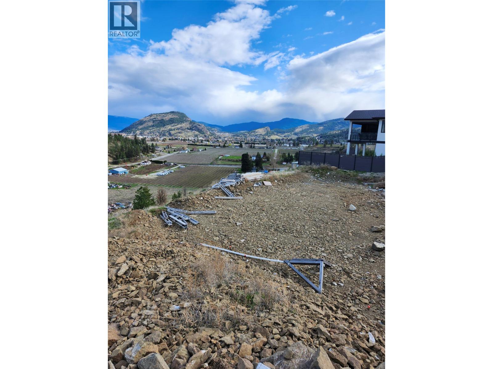 17523 Sanborn Street, Summerland, British Columbia  V0H 1Z3 - Photo 8 - 10379786