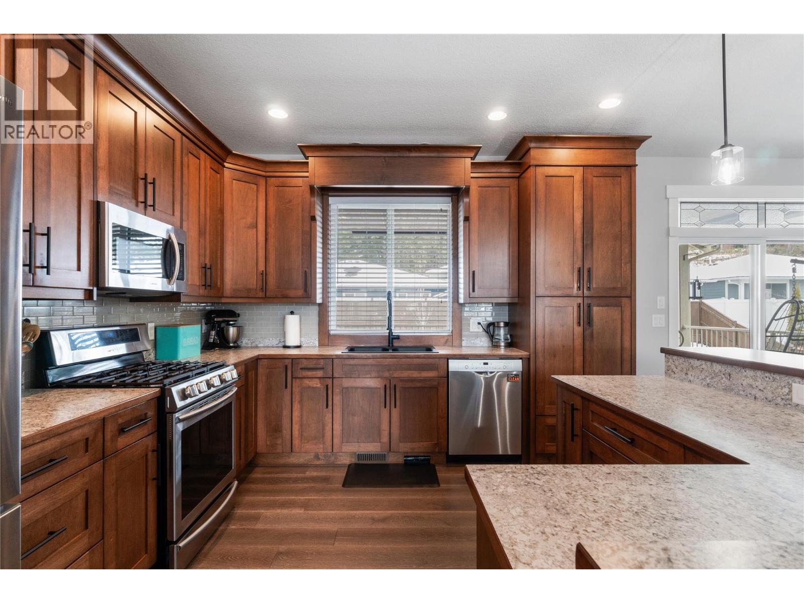 1120 24 Street Se, Salmon Arm, British Columbia  V1E 2J3 - Photo 16 - 10379036