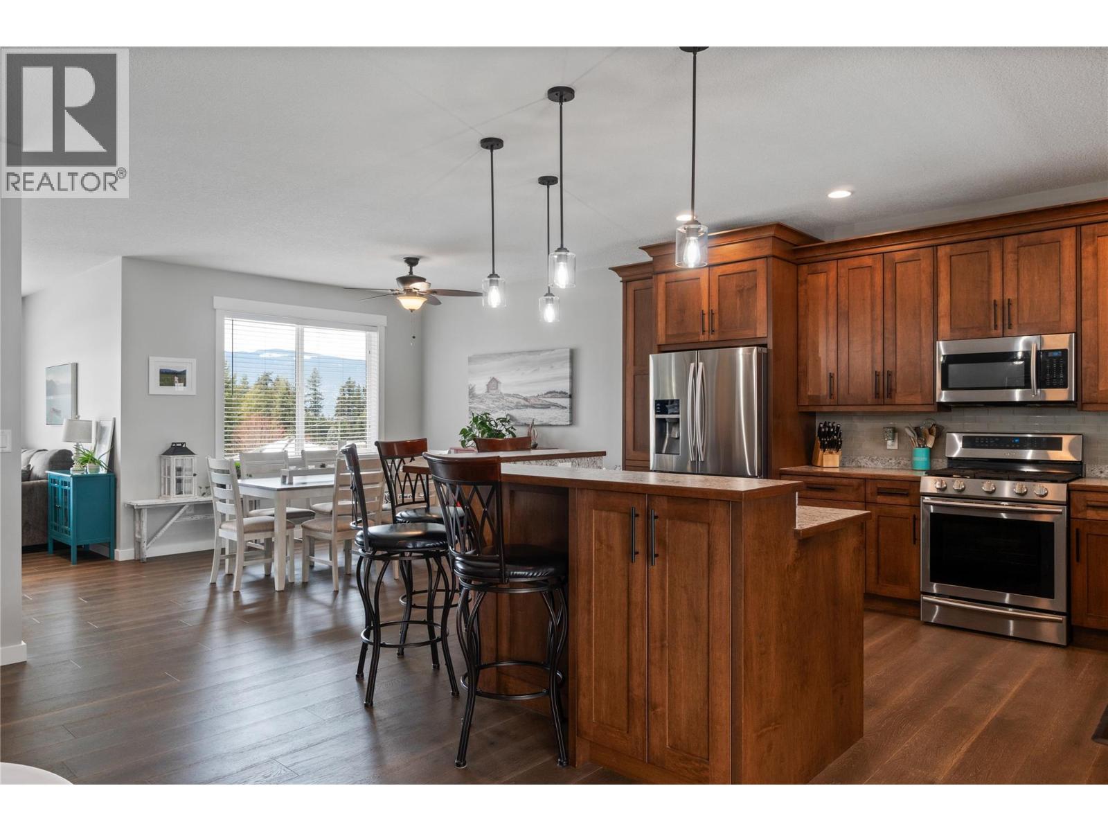 1120 24 Street Se, Salmon Arm, British Columbia  V1E 2J3 - Photo 9 - 10379036