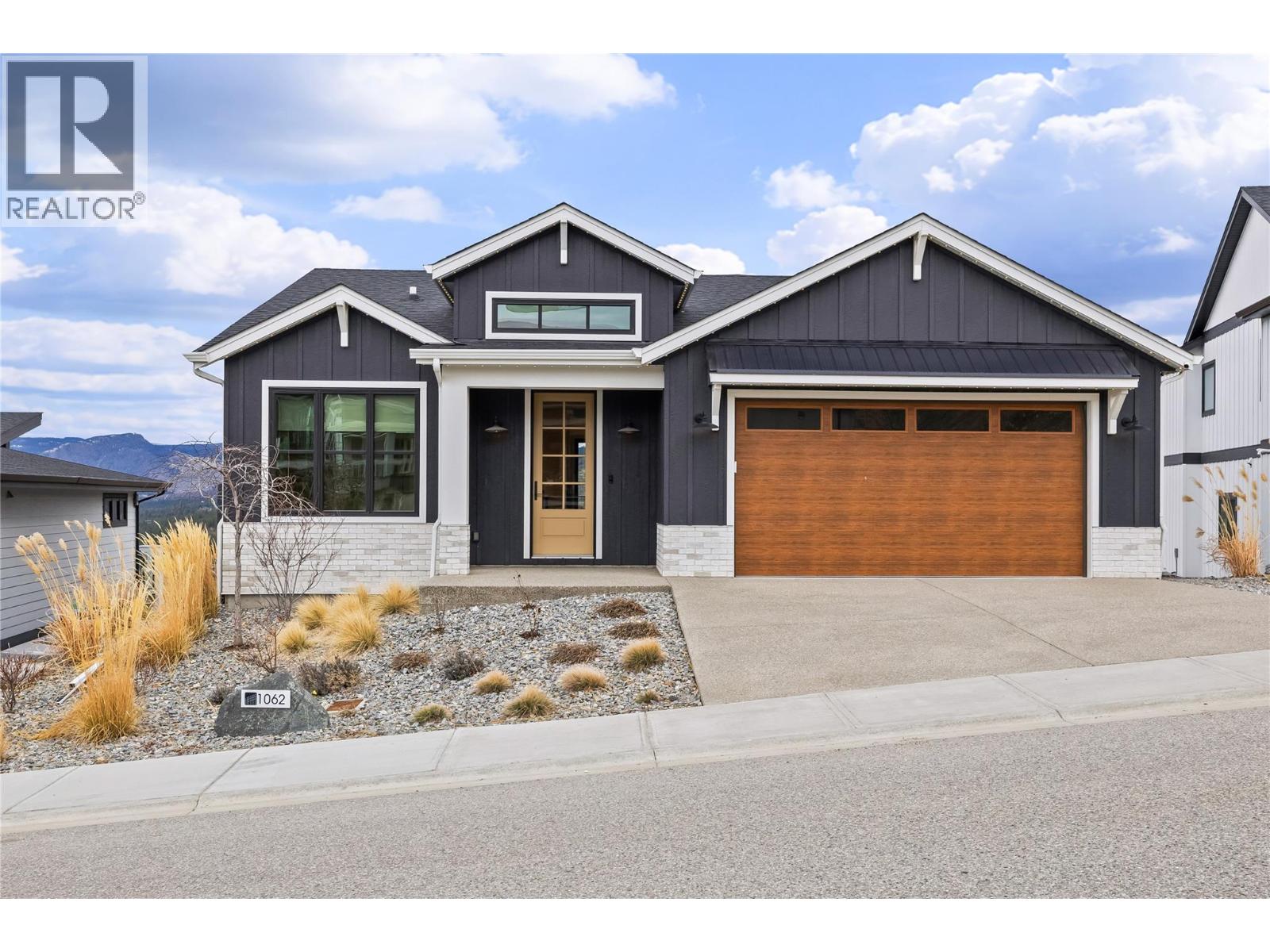 1062 Emslie Street, Kelowna, British Columbia  V1W 0C3 - Photo 1 - 10379890