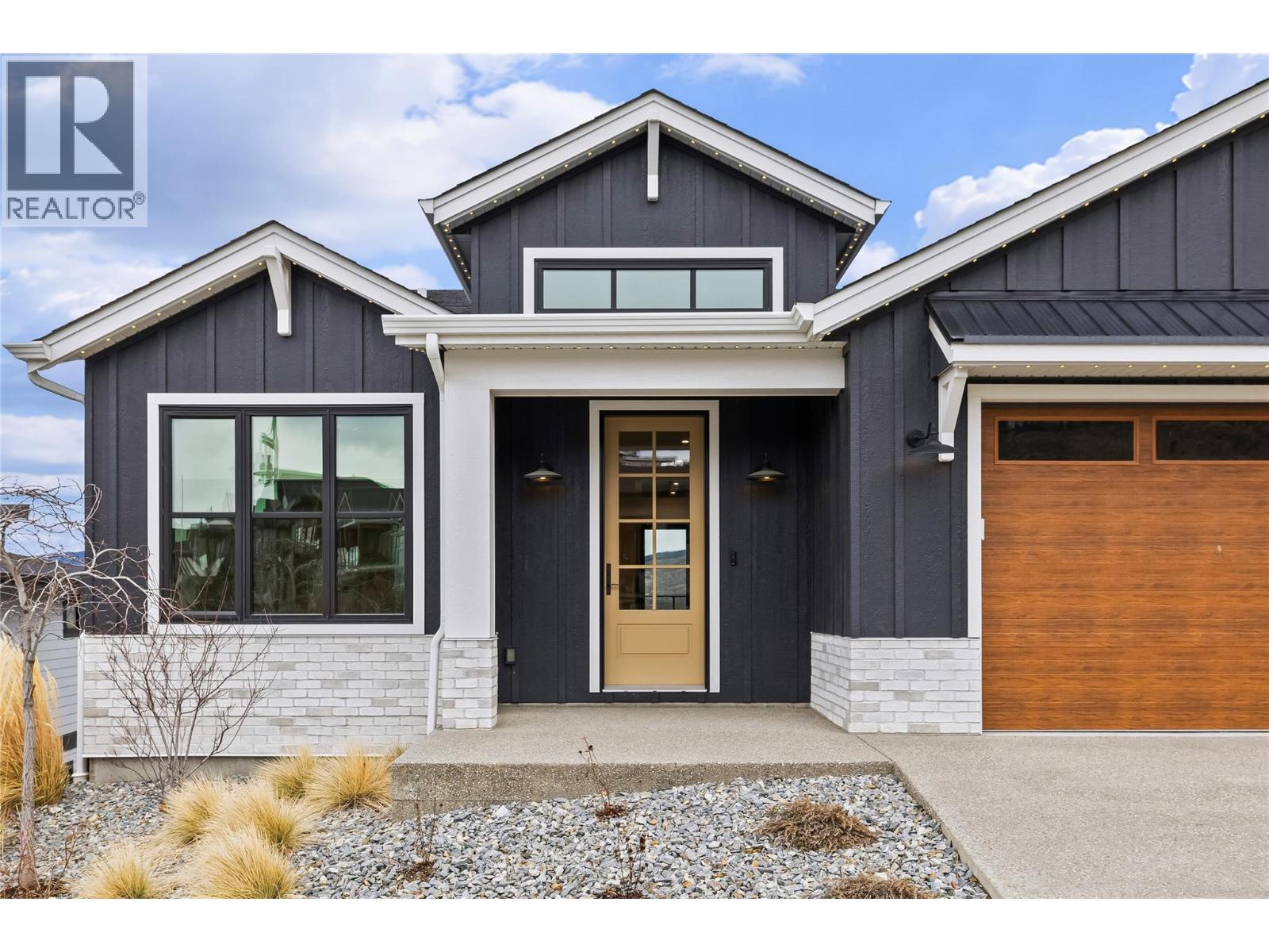 1062 Emslie Street, Kelowna, British Columbia  V1W 0C3 - Photo 3 - 10379890
