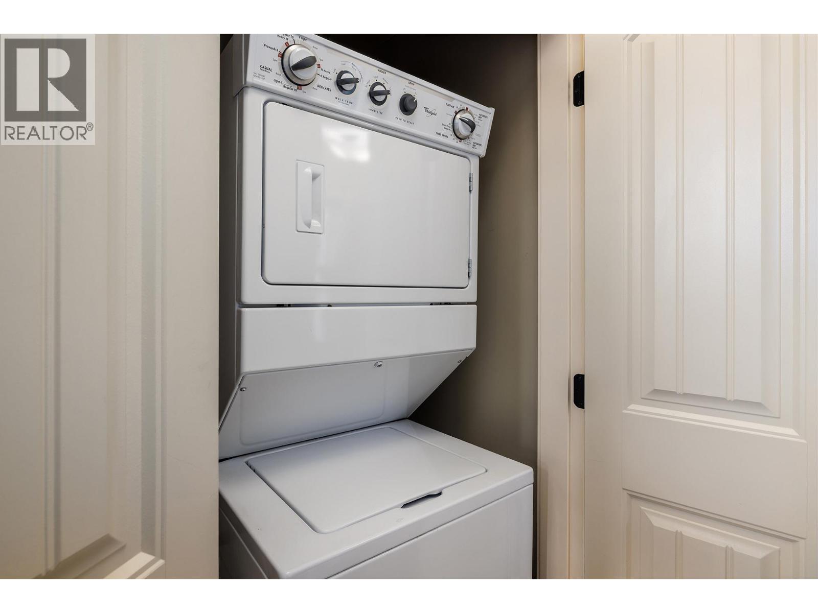 6930 Barcelona Drive, Kelowna, British Columbia  V1Z 3R8 - Photo 14 - 10379211