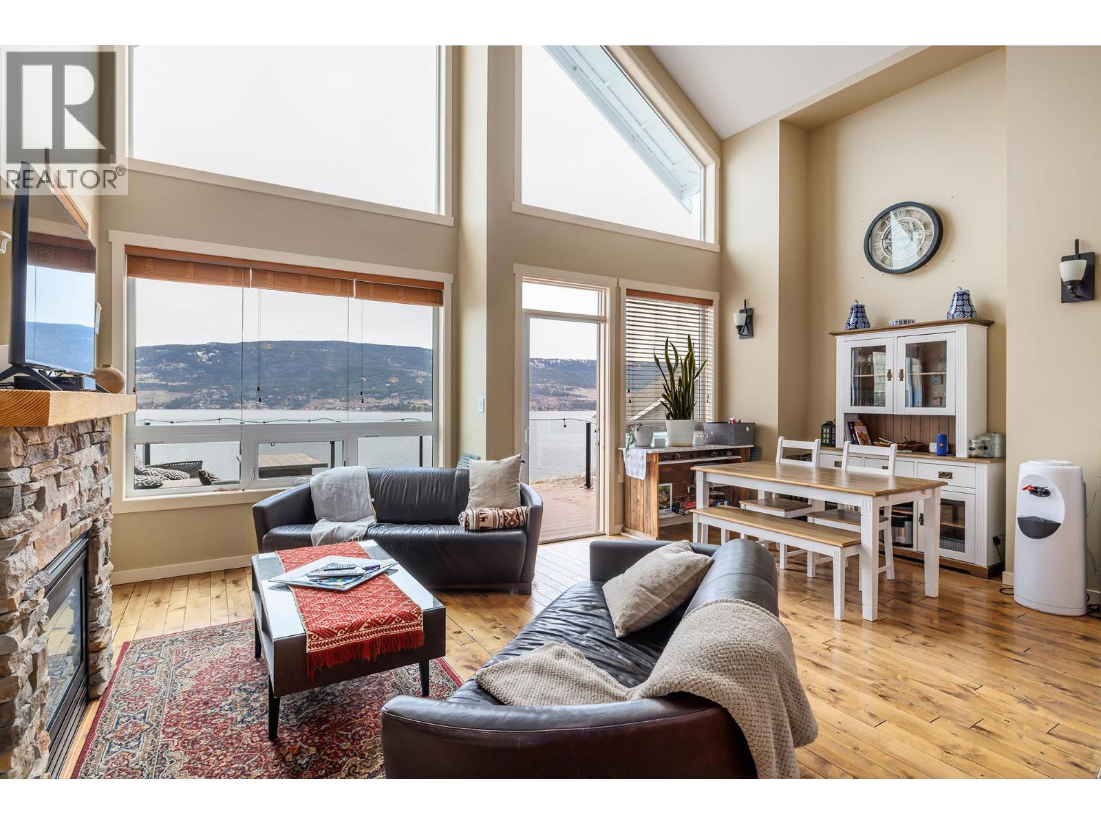 6930 Barcelona Drive, Kelowna, British Columbia  V1Z 3R8 - Photo 2 - 10379211