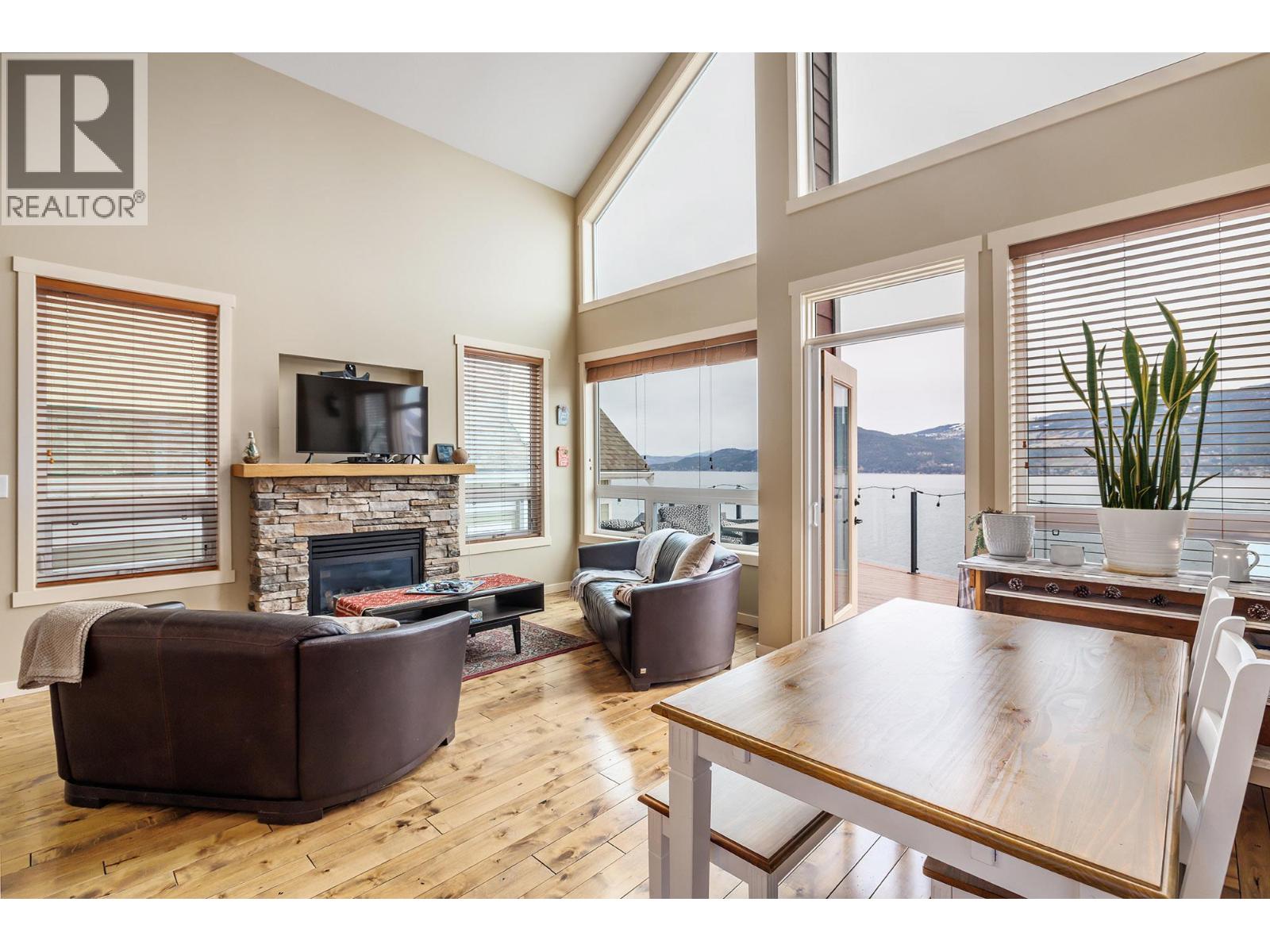 6930 Barcelona Drive, Kelowna, British Columbia  V1Z 3R8 - Photo 3 - 10379211