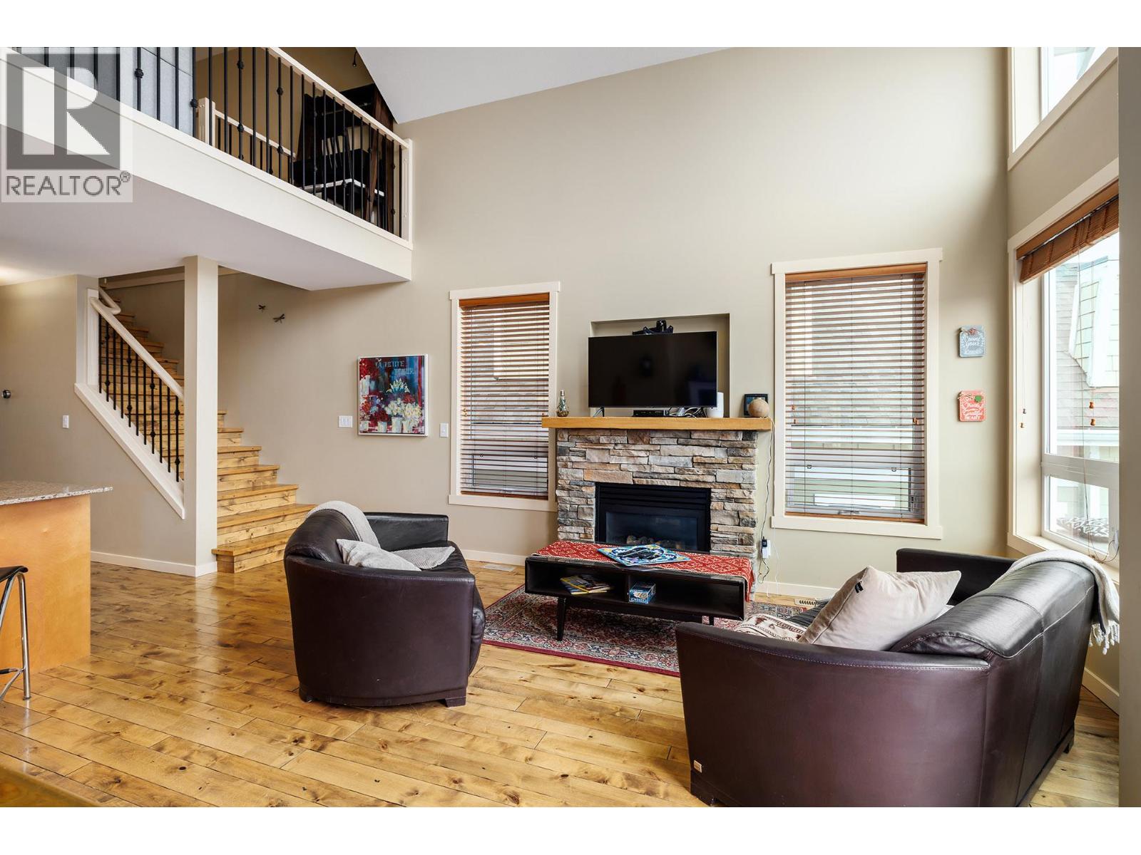 6930 Barcelona Drive, Kelowna, British Columbia  V1Z 3R8 - Photo 4 - 10379211