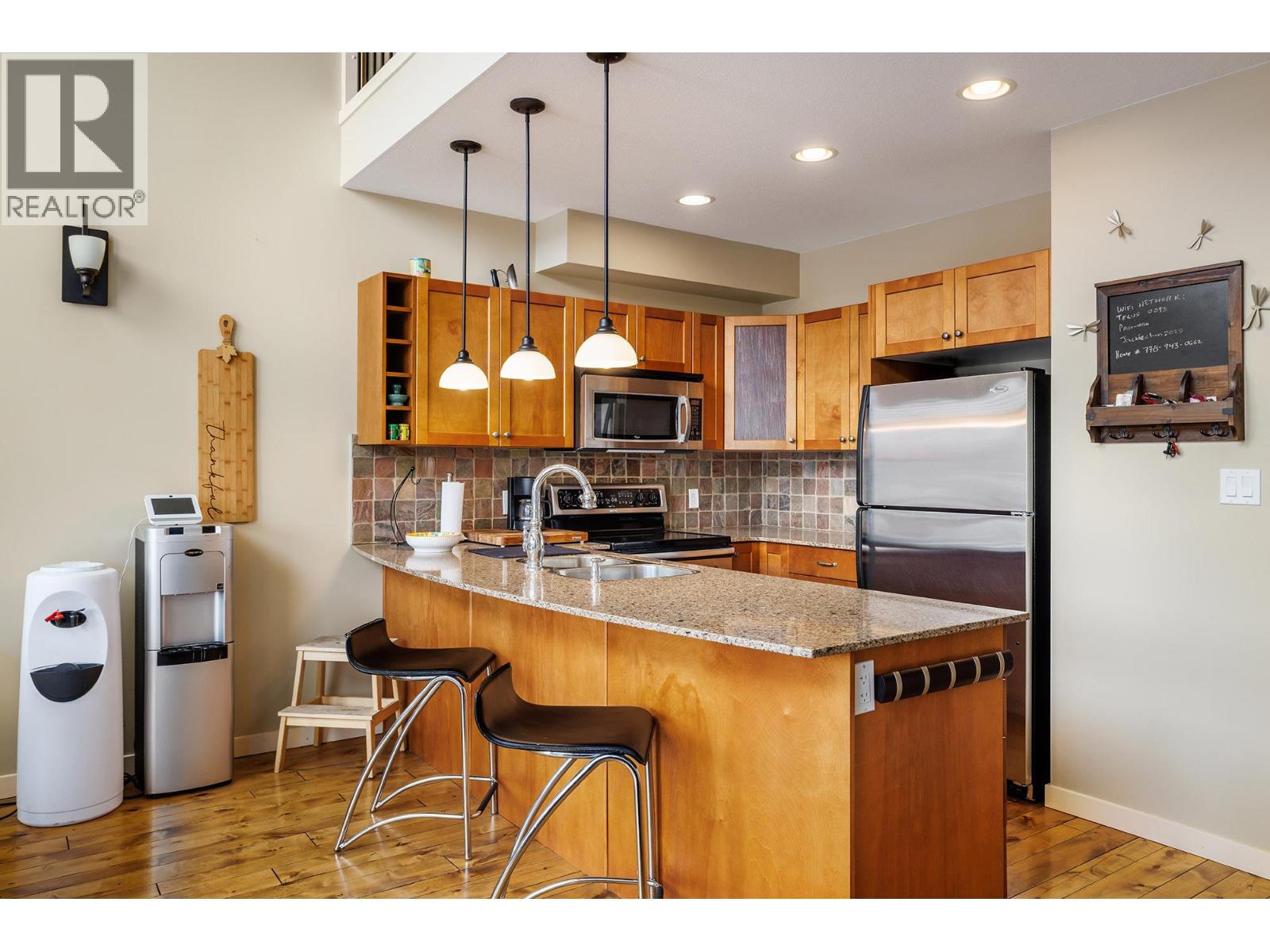 6930 Barcelona Drive, Kelowna, British Columbia  V1Z 3R8 - Photo 5 - 10379211