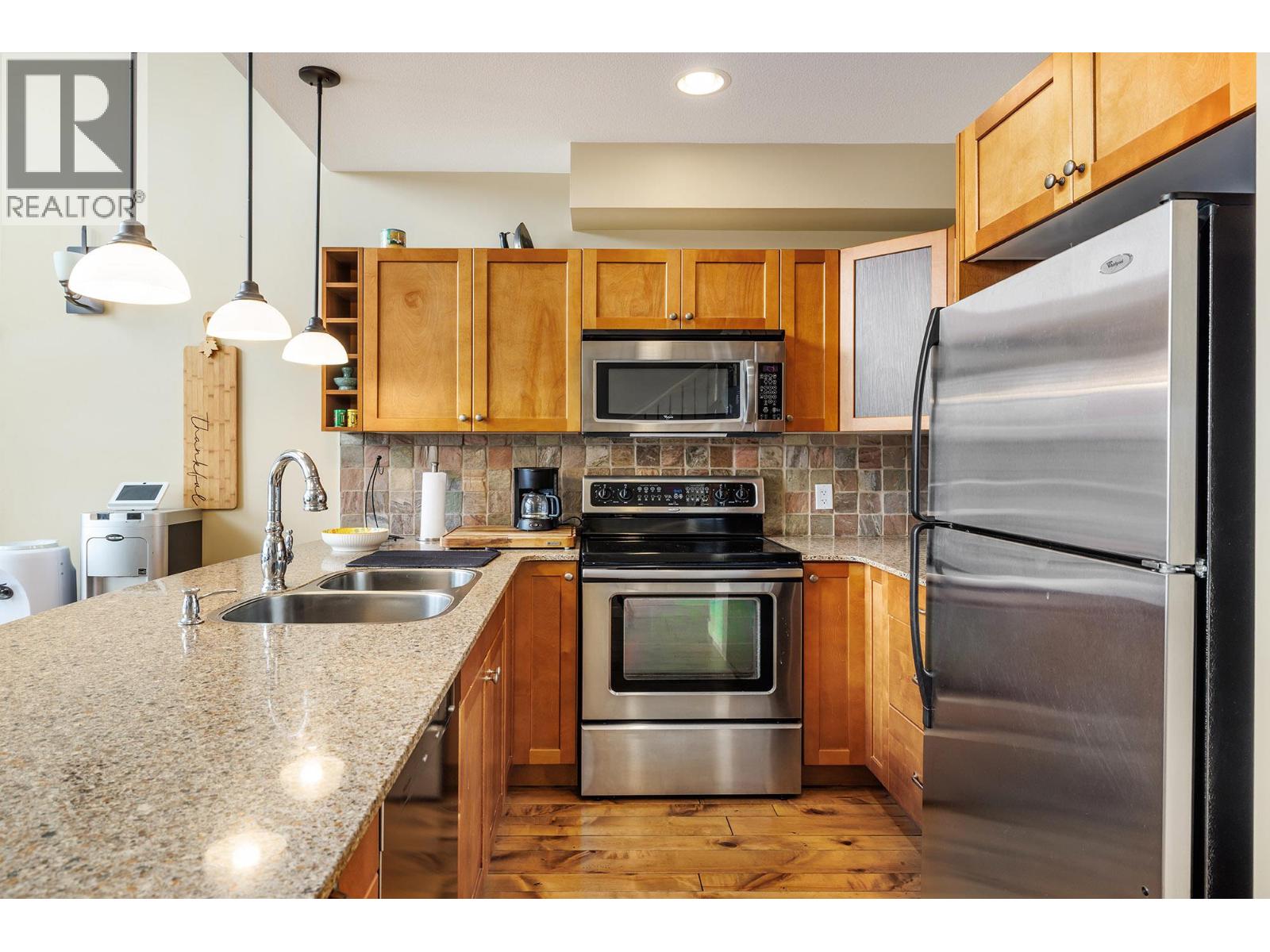 6930 Barcelona Drive, Kelowna, British Columbia  V1Z 3R8 - Photo 6 - 10379211