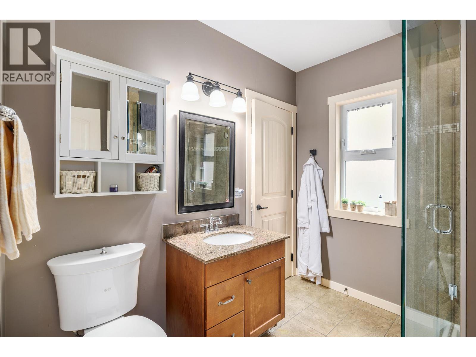 6930 Barcelona Drive, Kelowna, British Columbia  V1Z 3R8 - Photo 9 - 10379211