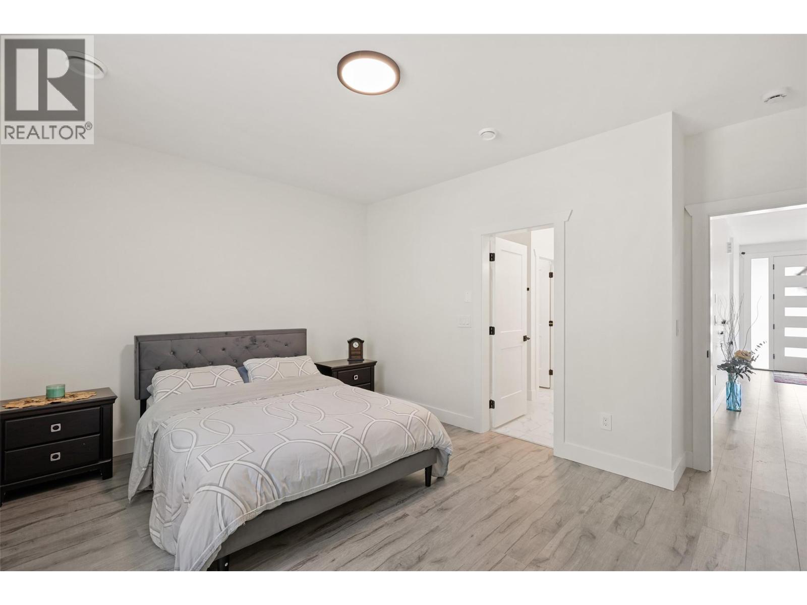 7670 Mountain Drive, Anglemont, British Columbia  V0E 1M8 - Photo 19 - 10379824