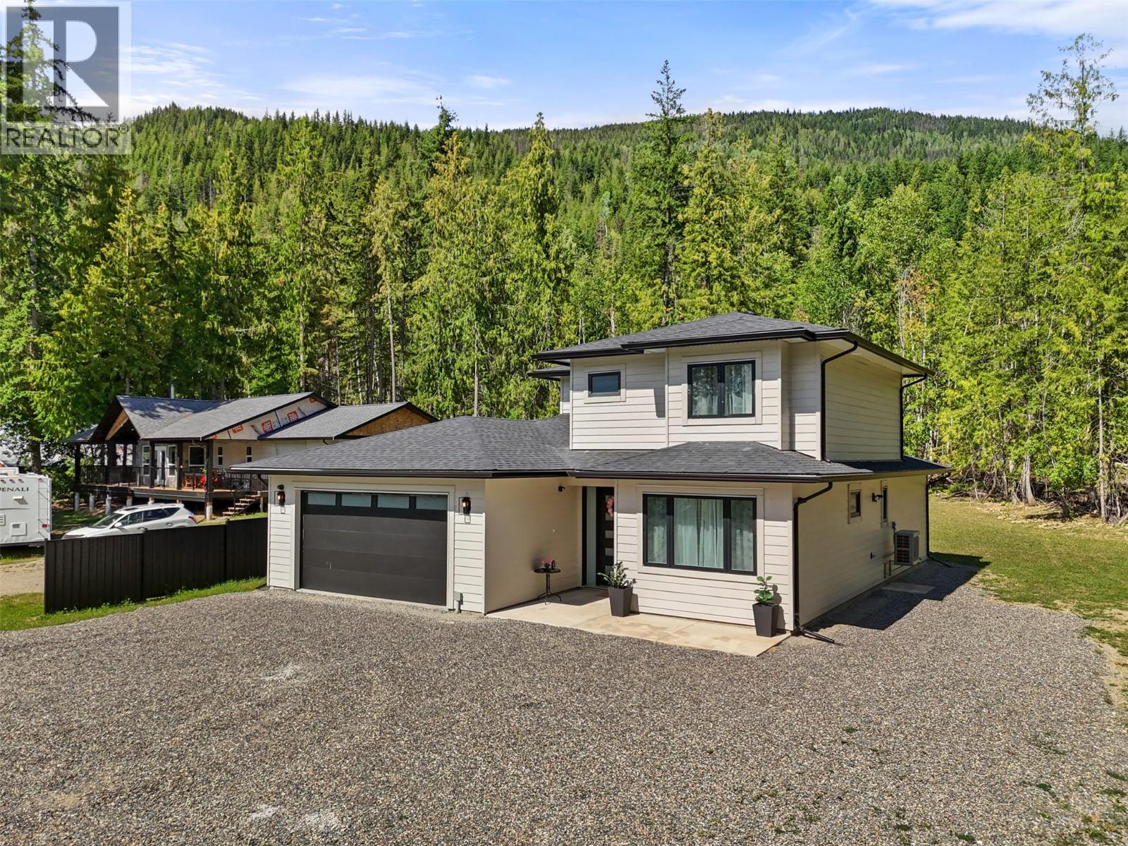 7670 Mountain Drive, Anglemont, British Columbia  V0E 1M8 - Photo 2 - 10379824