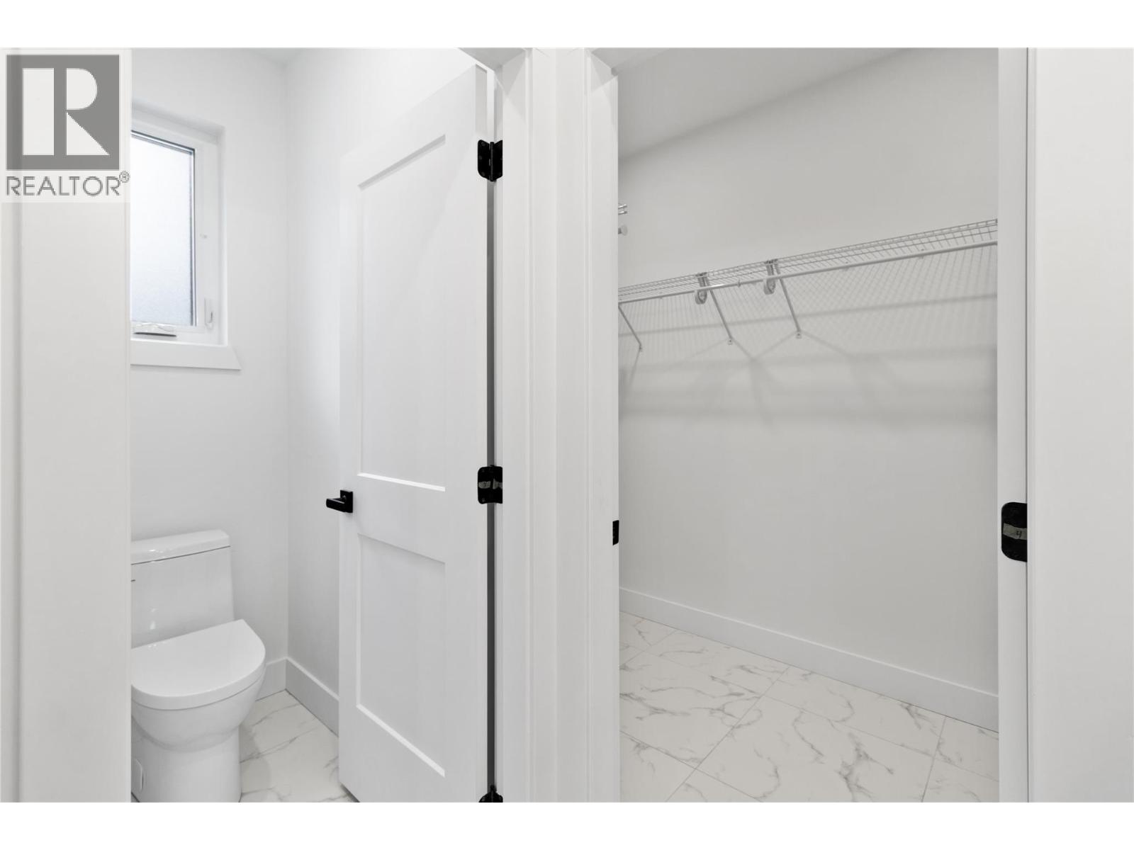 7670 Mountain Drive, Anglemont, British Columbia  V0E 1M8 - Photo 22 - 10379824