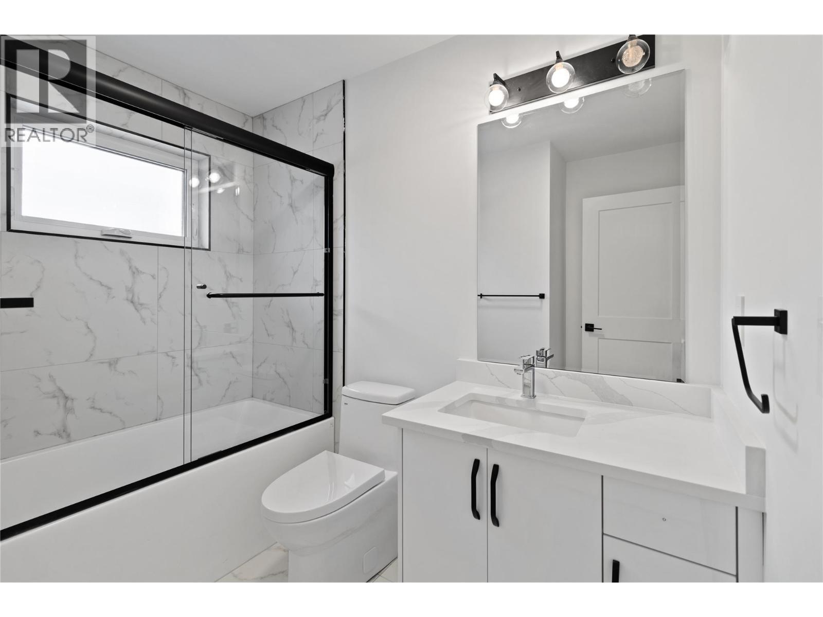 7670 Mountain Drive, Anglemont, British Columbia  V0E 1M8 - Photo 29 - 10379824