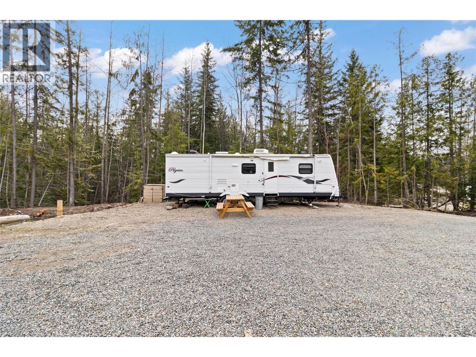7670 Mountain Drive, Anglemont, British Columbia  V0E 1M8 - Photo 34 - 10379824