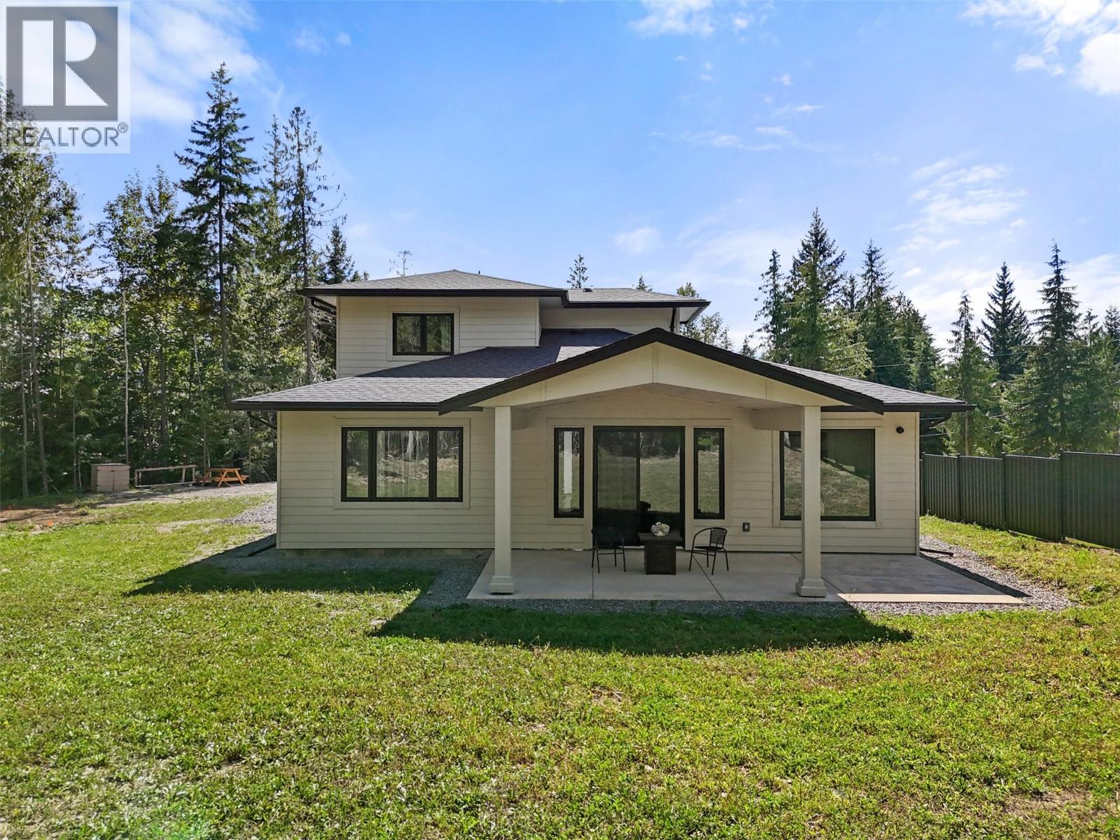 7670 Mountain Drive, Anglemont, British Columbia  V0E 1M8 - Photo 36 - 10379824