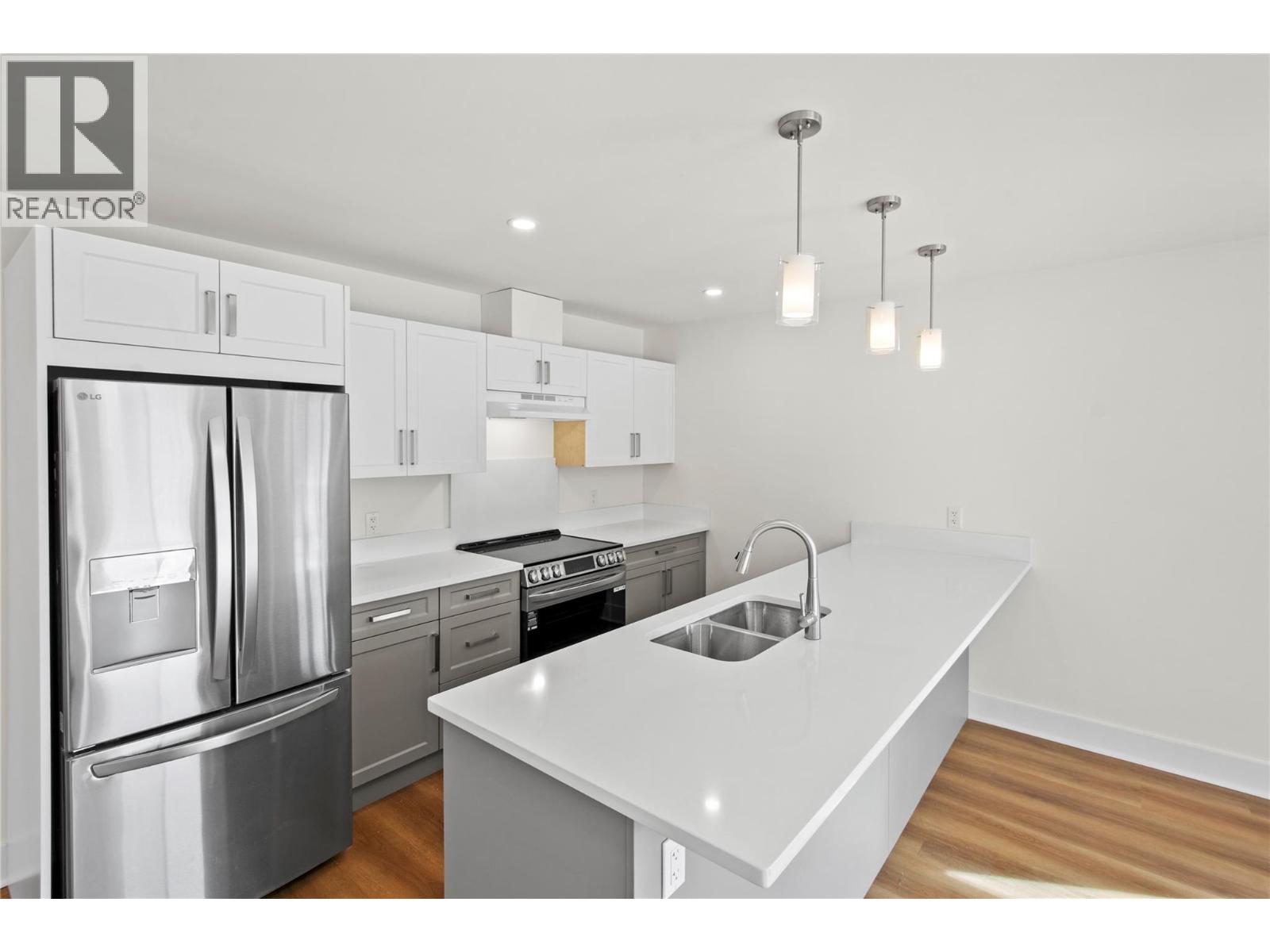 578 Lakeshore Drive Unit# 203, Penticton, British Columbia  V2A 1B9 - Photo 7 - 10379053