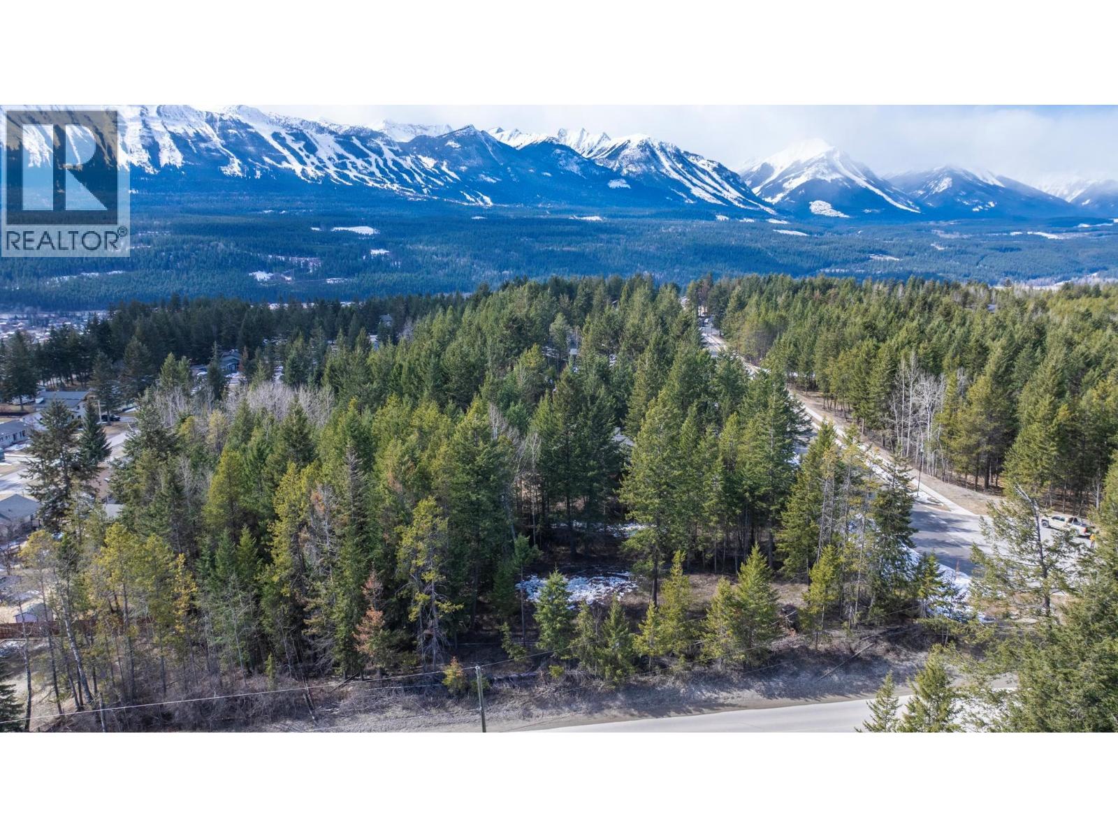 1400 Pine Drive, golden, British Columbia