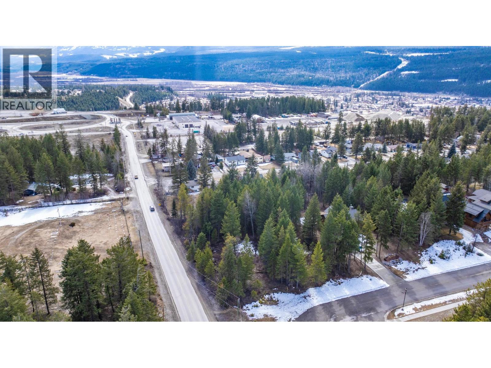 1400 Pine Drive, Golden, British Columbia  V0A 1H1 - Photo 6 - 10379950