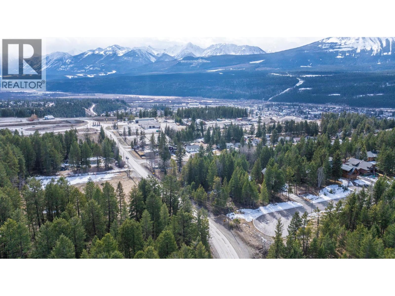 1400 Pine Drive, Golden, British Columbia  V0A 1H1 - Photo 8 - 10379950