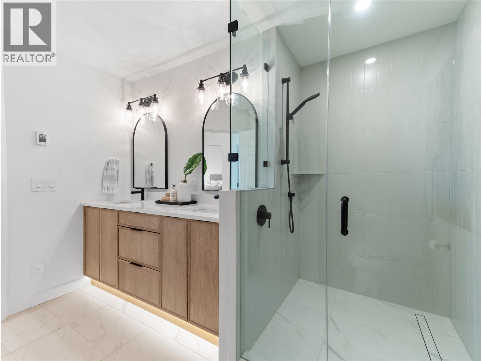 5538 Lakeshore Road, Kelowna, British Columbia  V1W 4J4 - Photo 39 - 10379821